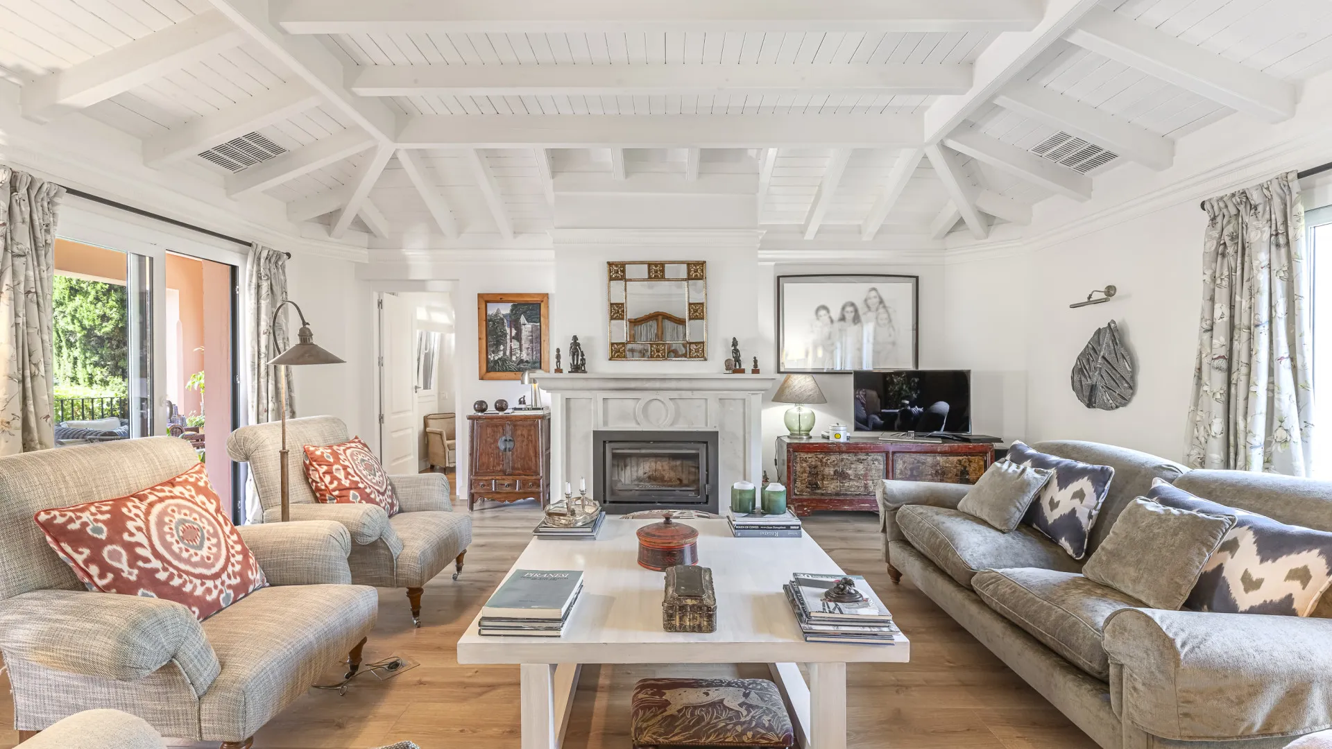5 bedrooms villa for sale in Altos de Puente Romano