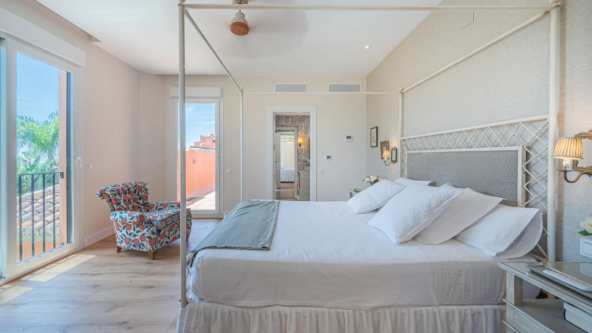 Altos de Puente Romano, villa con 5 dormitorios en venta