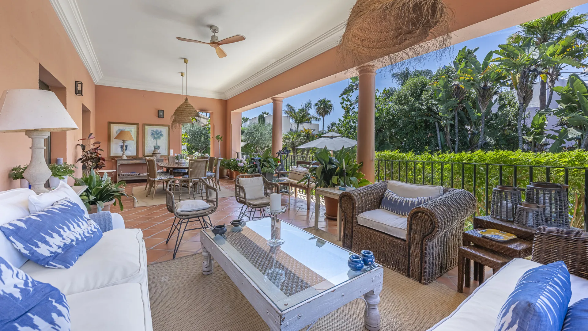 5 bedrooms villa for sale in Altos de Puente Romano