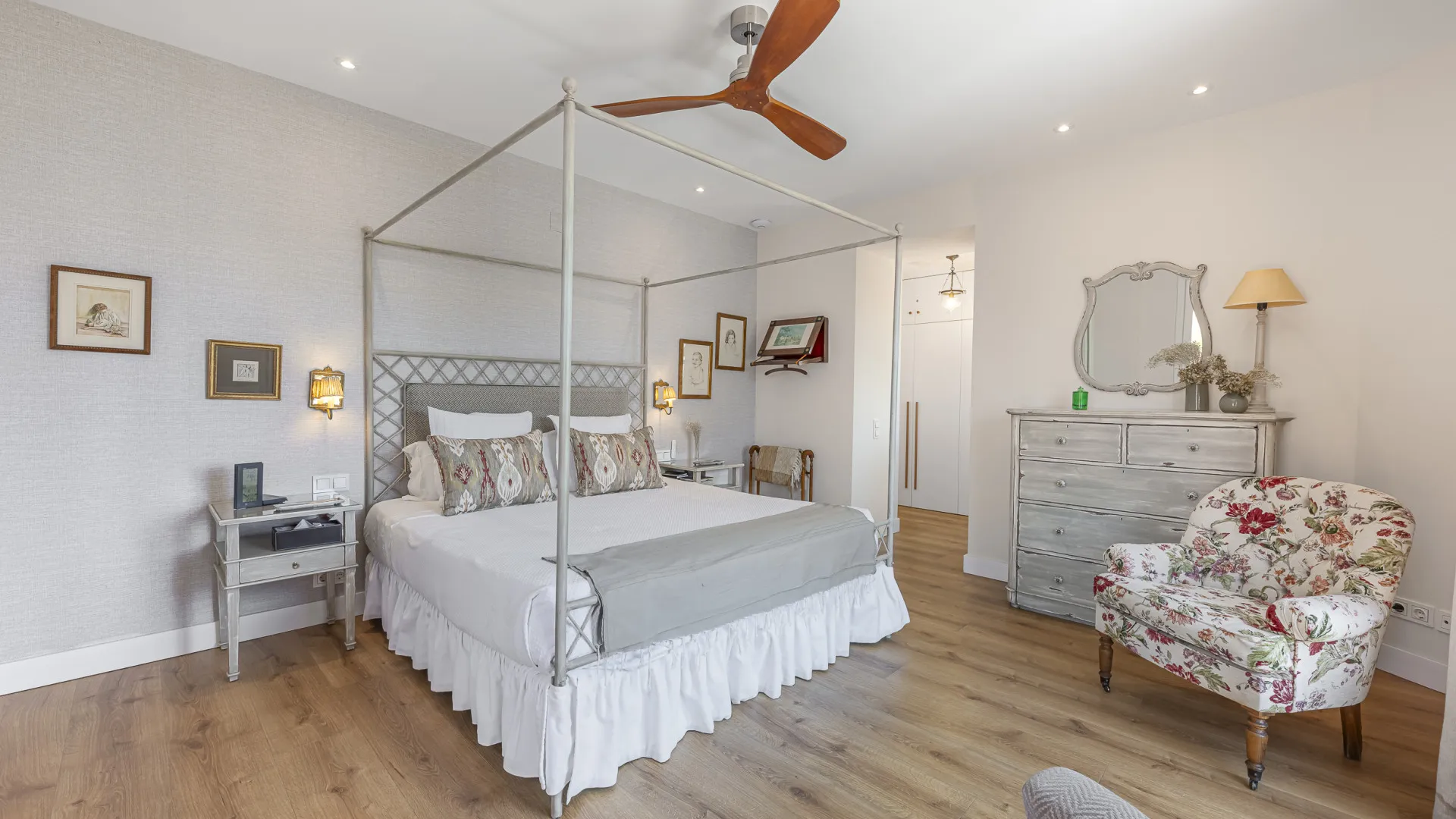 5 bedrooms villa for sale in Altos de Puente Romano