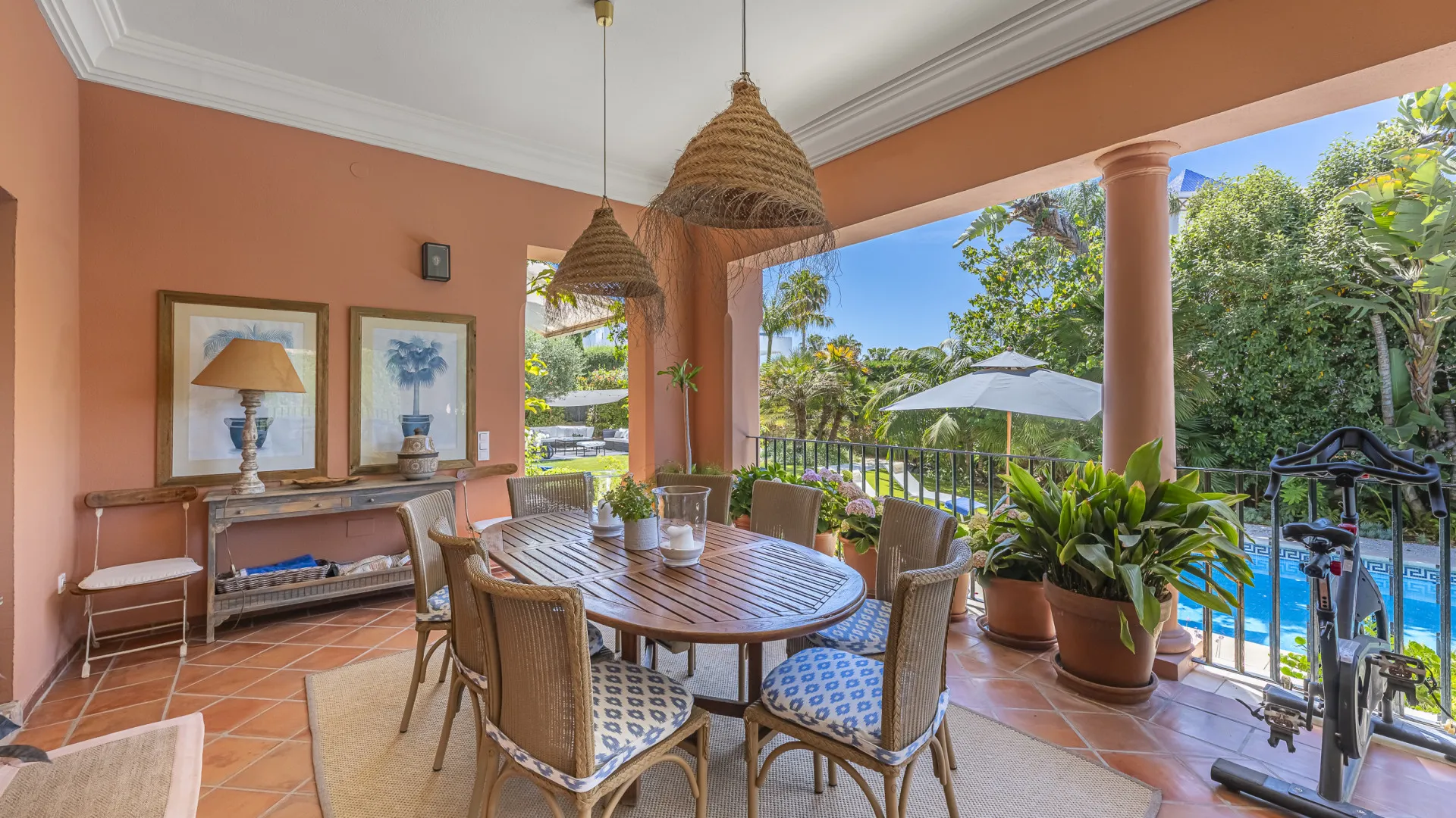 5 bedrooms villa for sale in Altos de Puente Romano