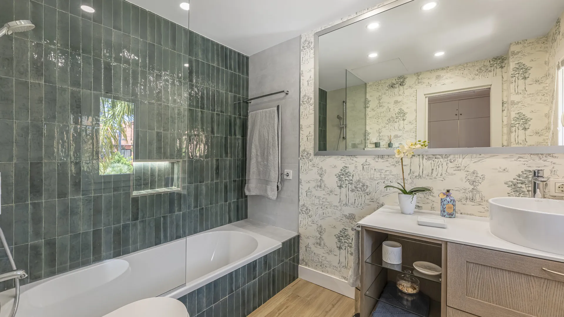 5 bedrooms villa for sale in Altos de Puente Romano