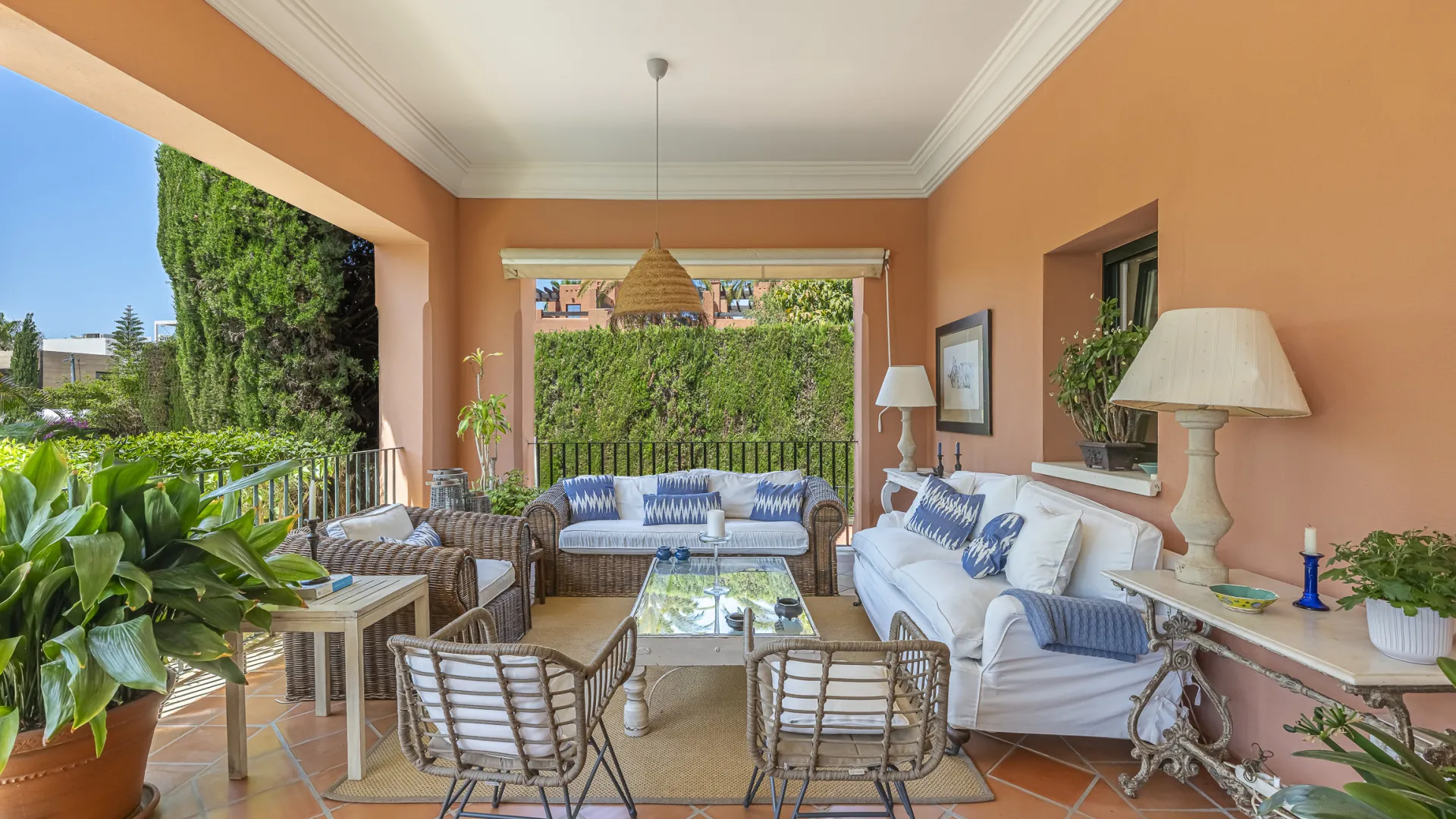 5 bedrooms villa for sale in Altos de Puente Romano