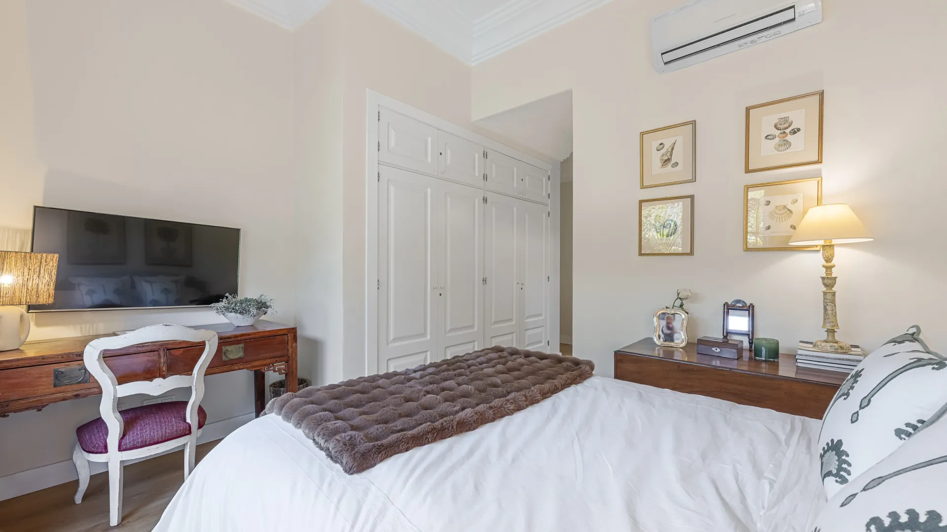 5 bedrooms villa for sale in Altos de Puente Romano