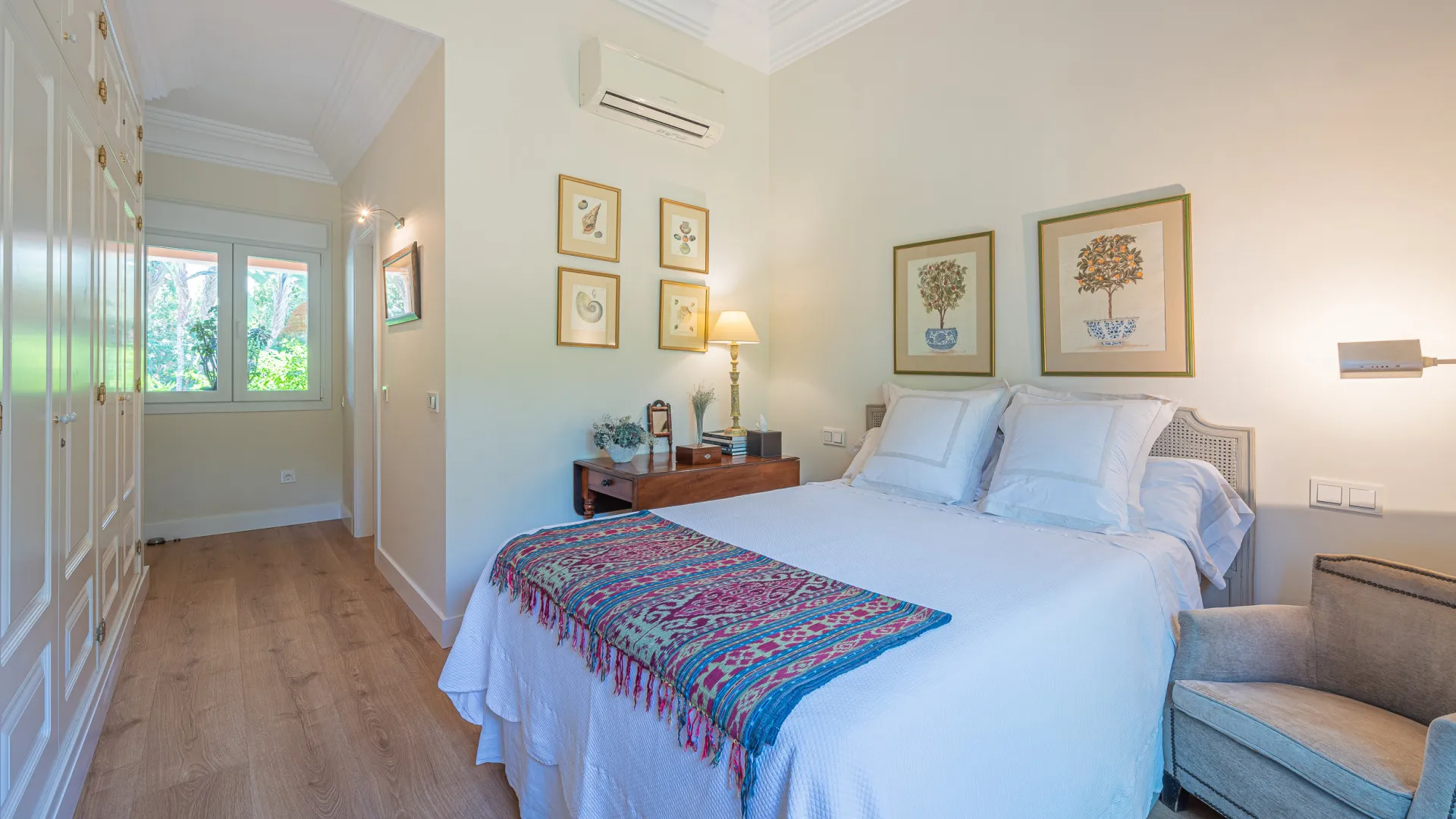 Altos de Puente Romano, villa con 5 dormitorios en venta