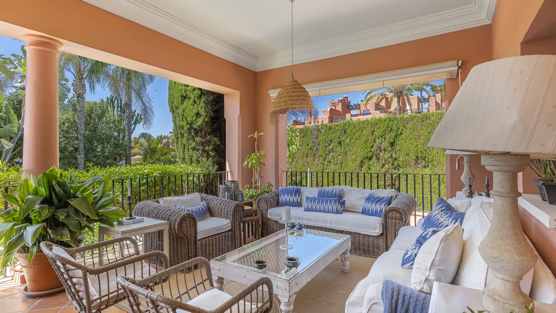 5 bedrooms villa for sale in Altos de Puente Romano