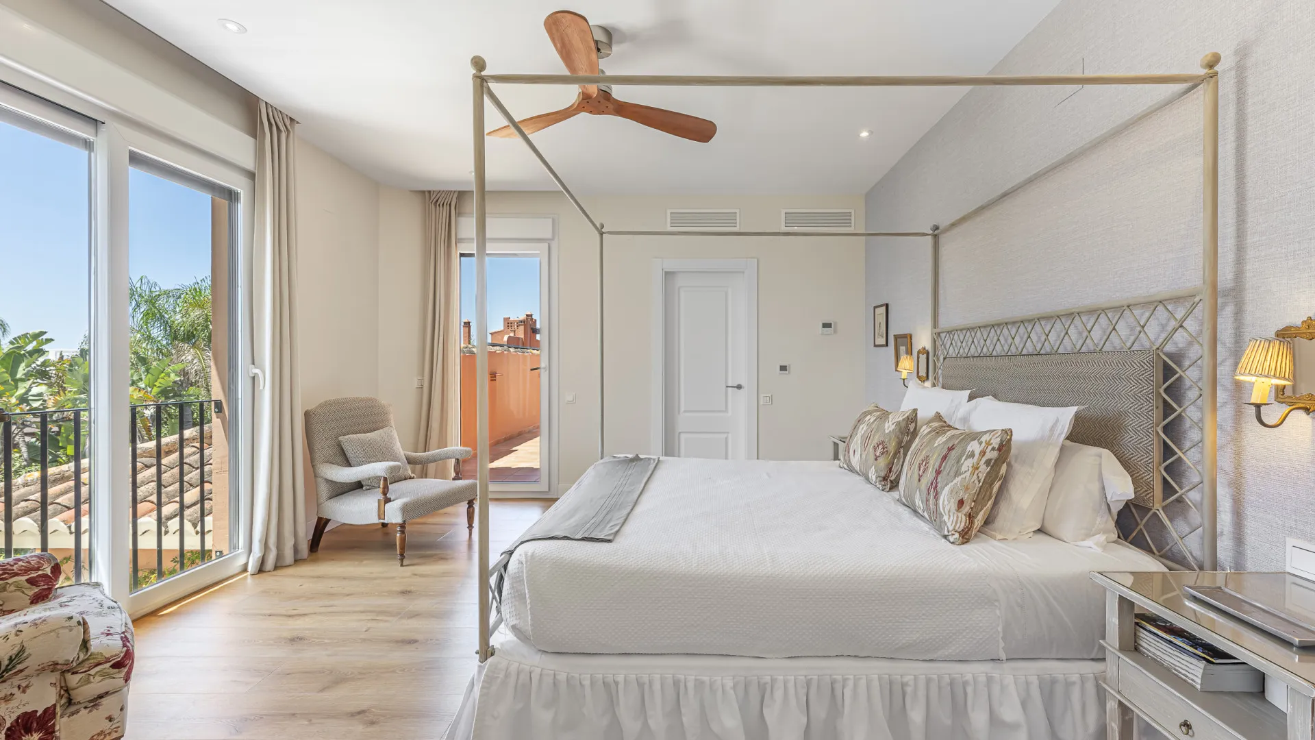5 bedrooms villa for sale in Altos de Puente Romano