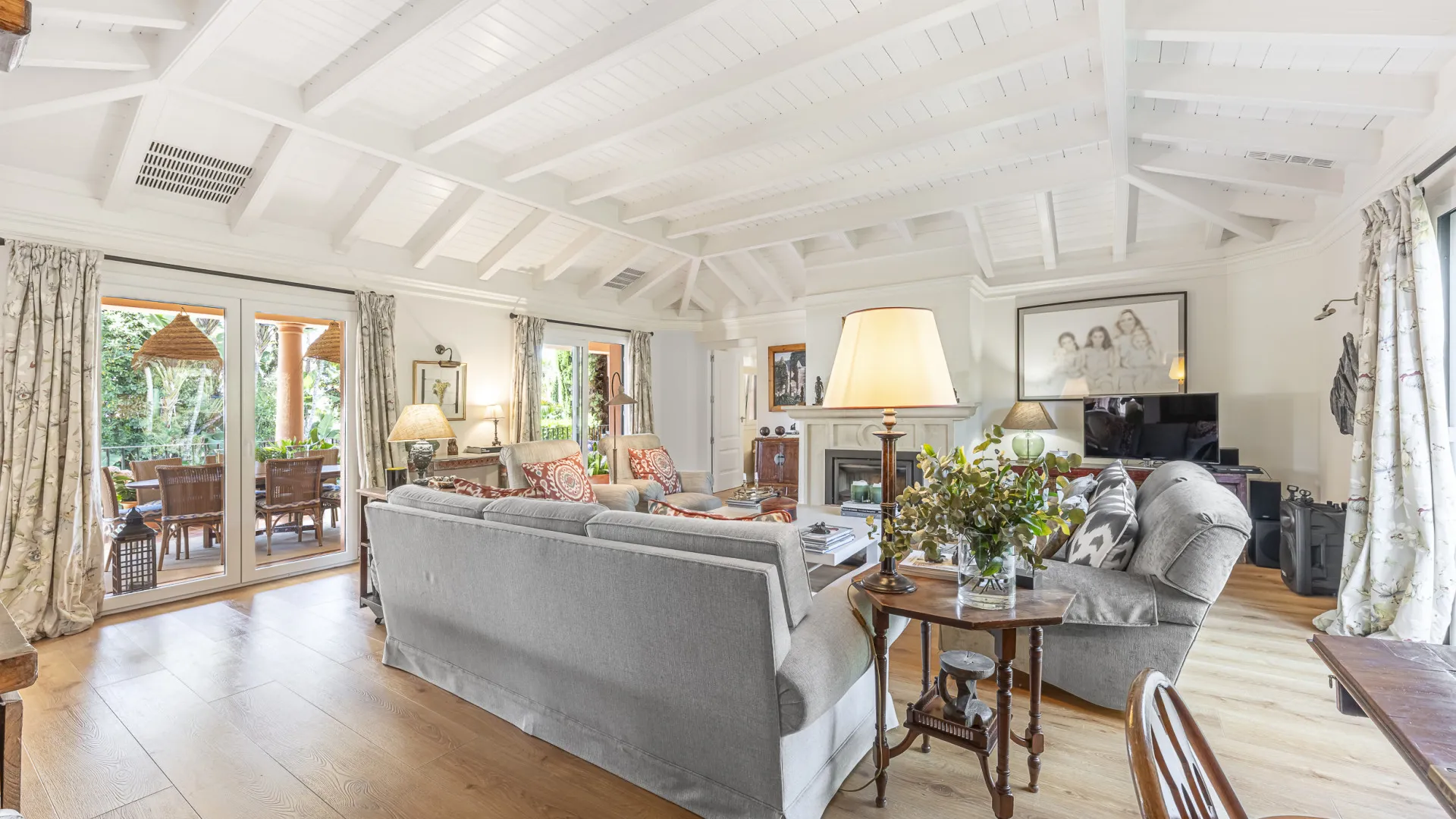 5 bedrooms villa for sale in Altos de Puente Romano