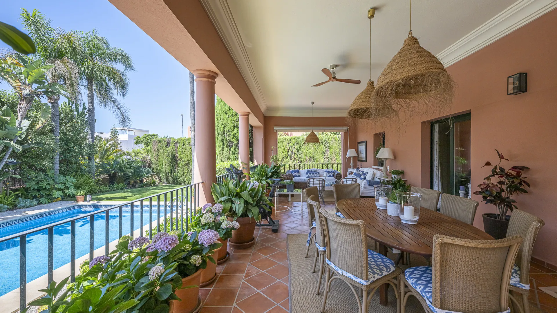 5 bedrooms villa for sale in Altos de Puente Romano