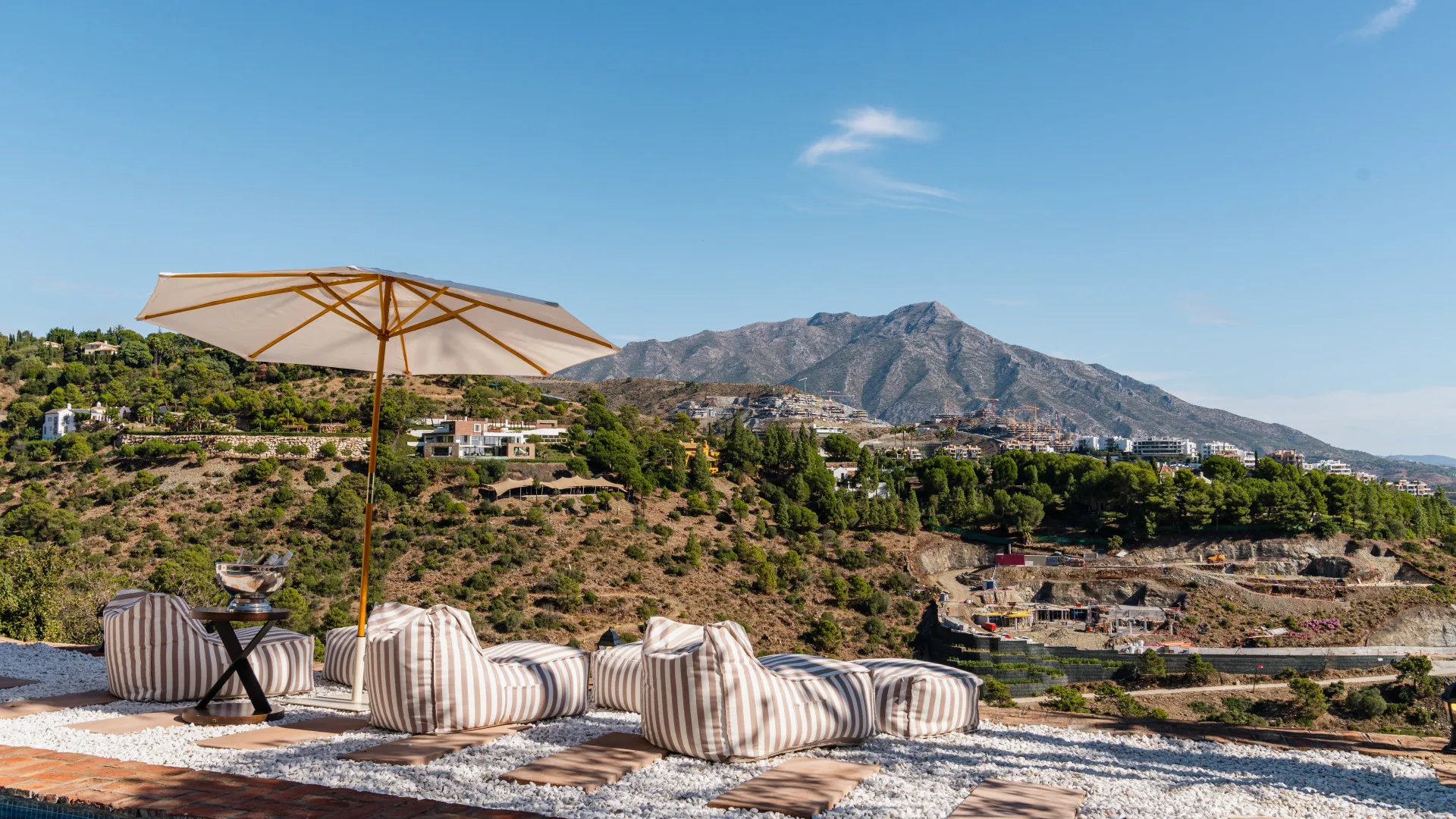 El Madroñal, villa a la venta