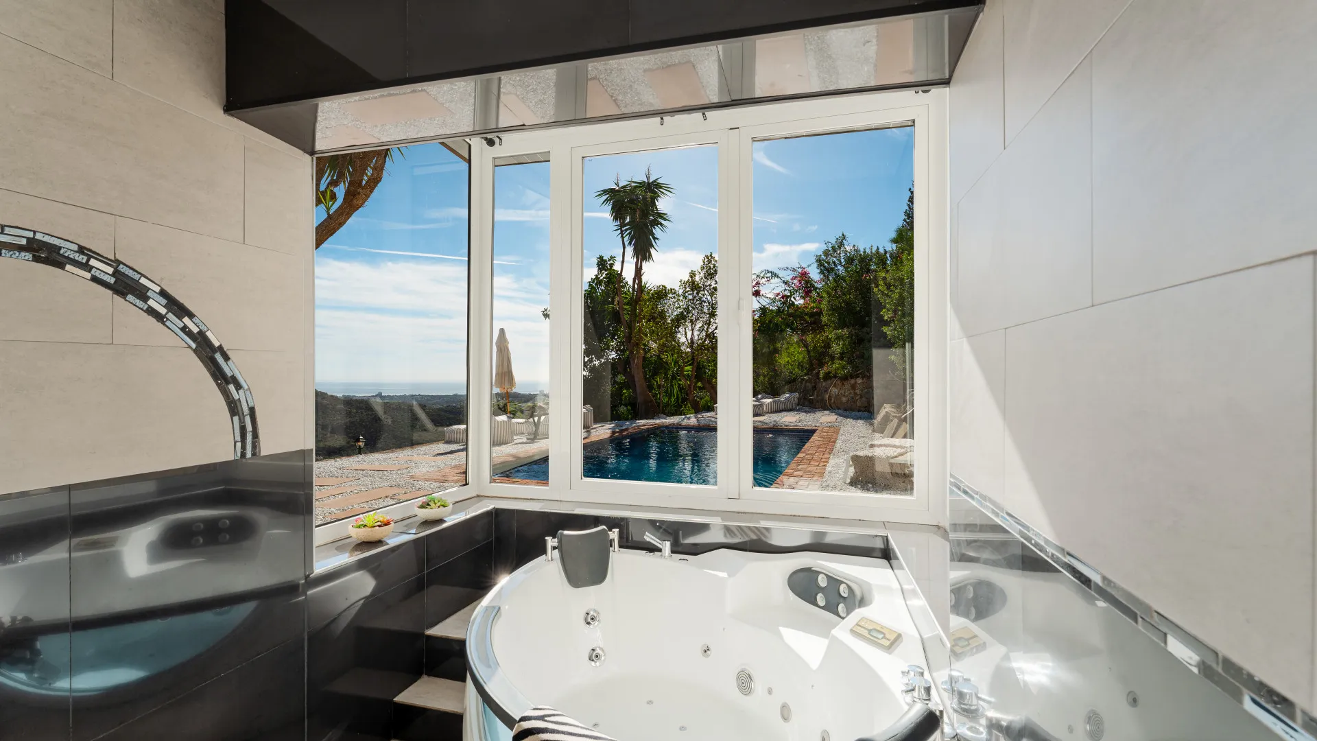 El Madroñal, villa a la venta
