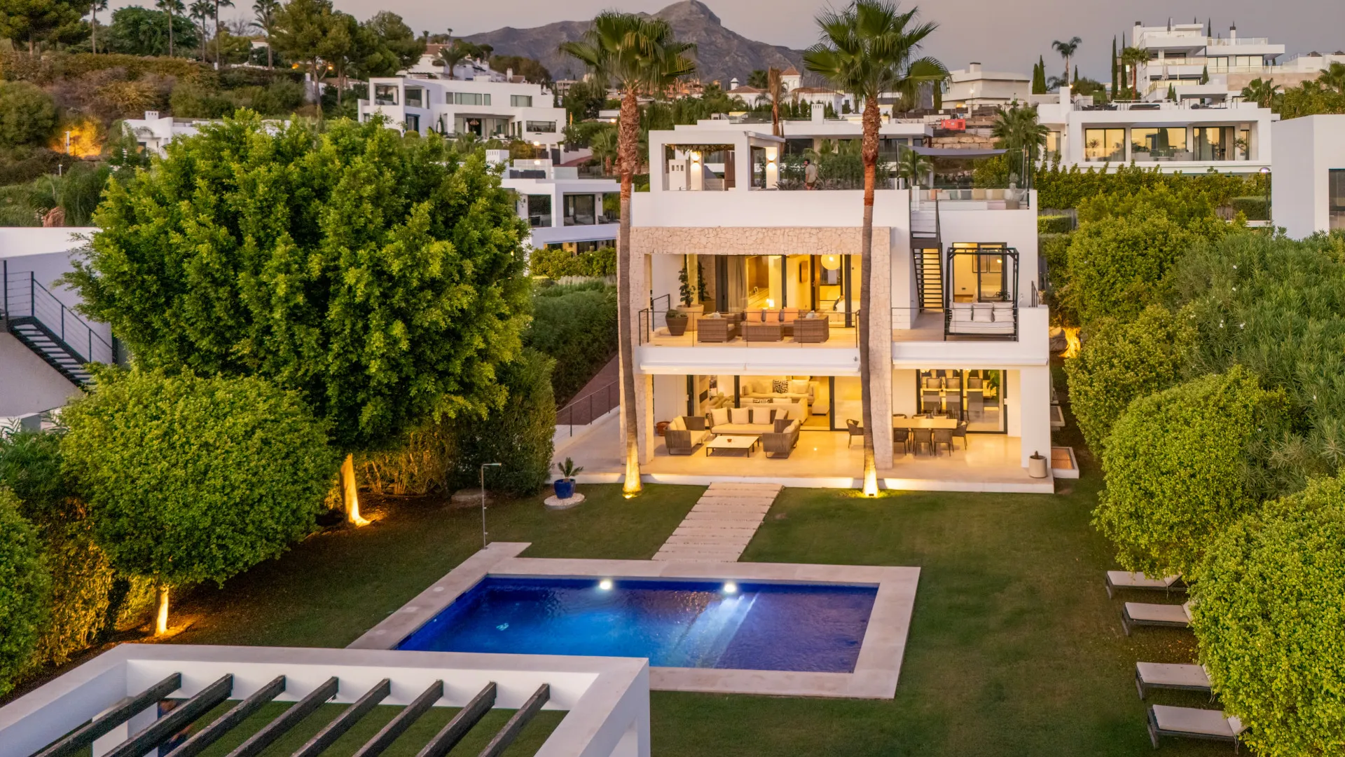 Se vende villa de 6 dormitorios en Haza del Conde