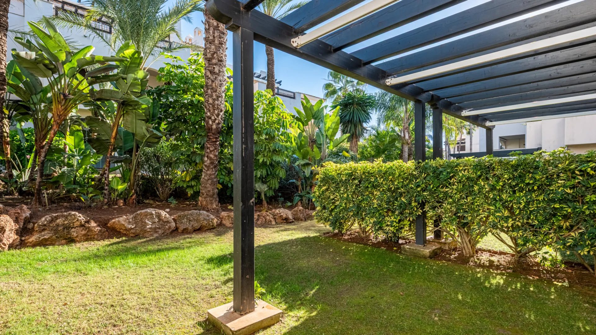 Ground floor apartment for sale in Medina de Banús with 2 bedrooms