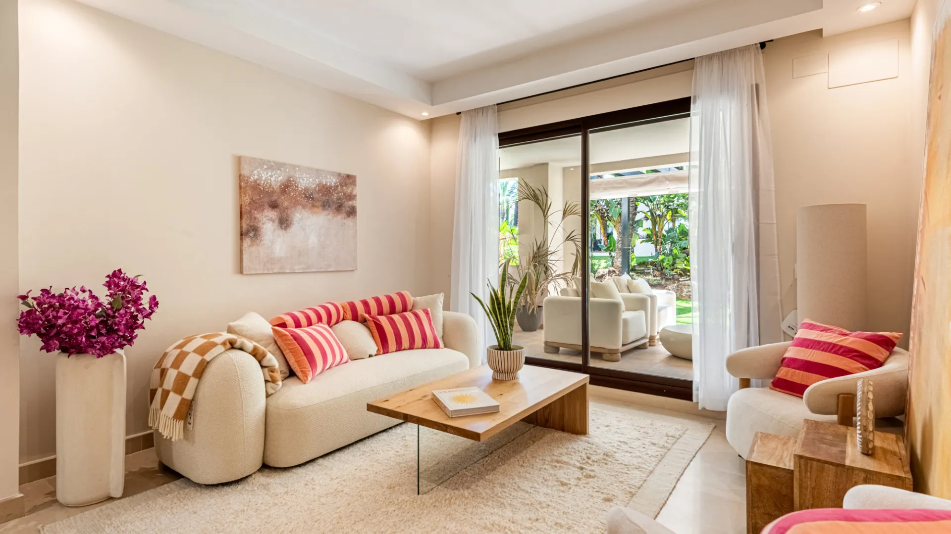 Ground floor apartment for sale in Medina de Banús with 2 bedrooms
