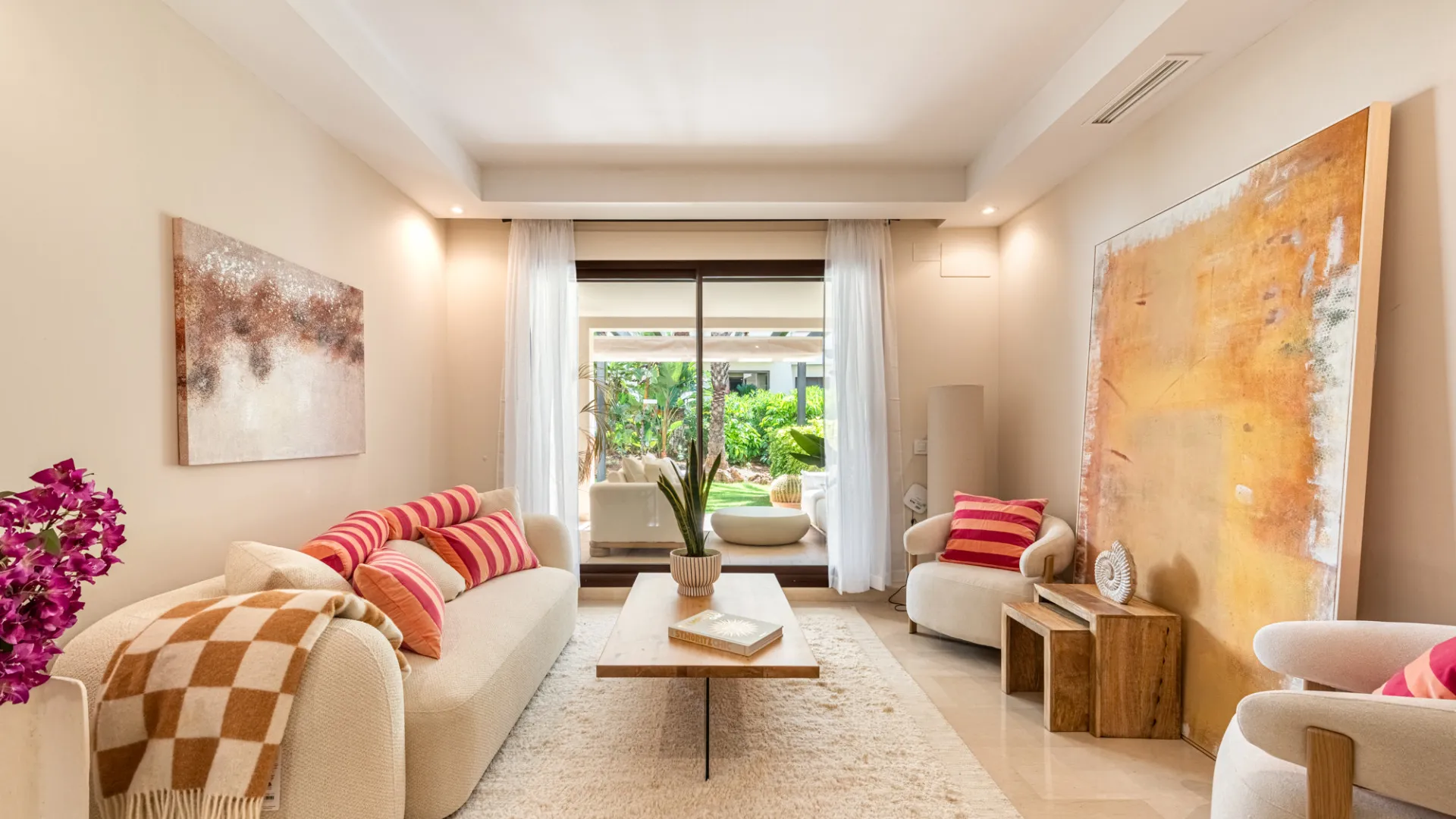 Ground floor apartment for sale in Medina de Banús with 2 bedrooms