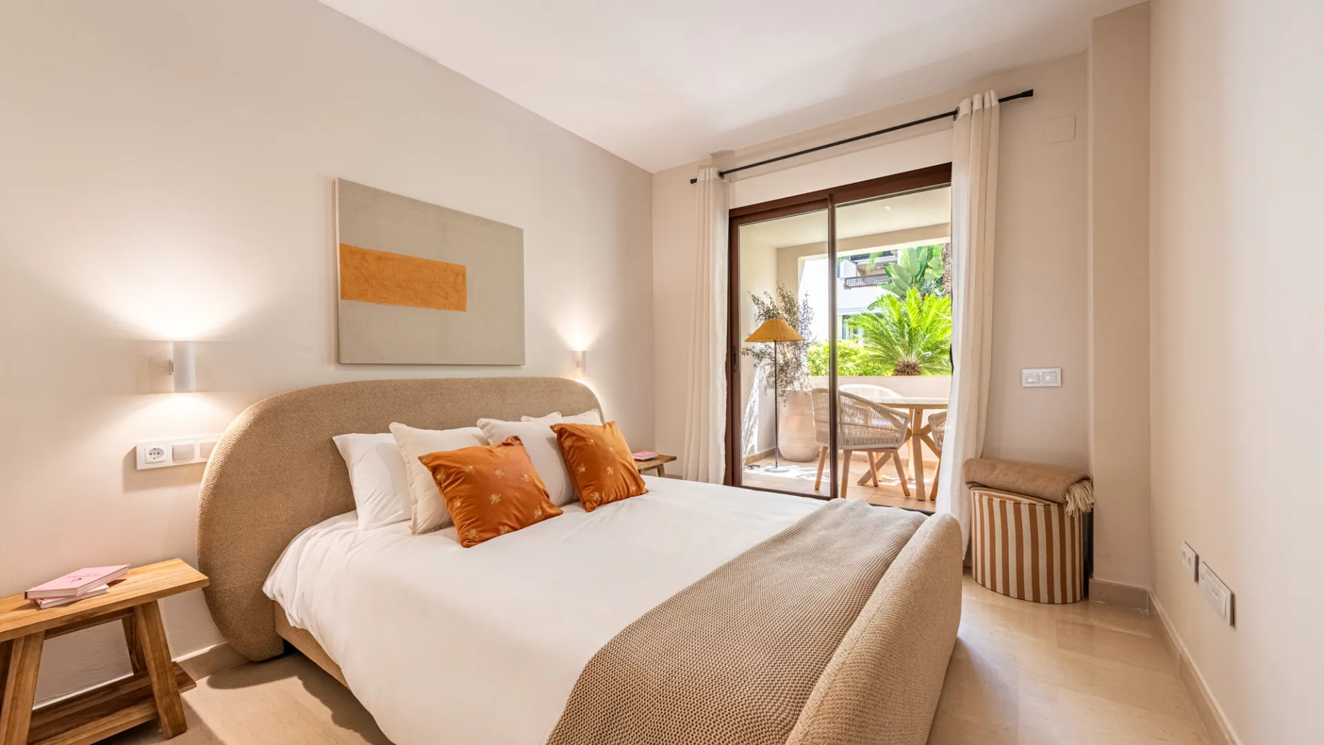 Ground floor apartment for sale in Medina de Banús with 2 bedrooms