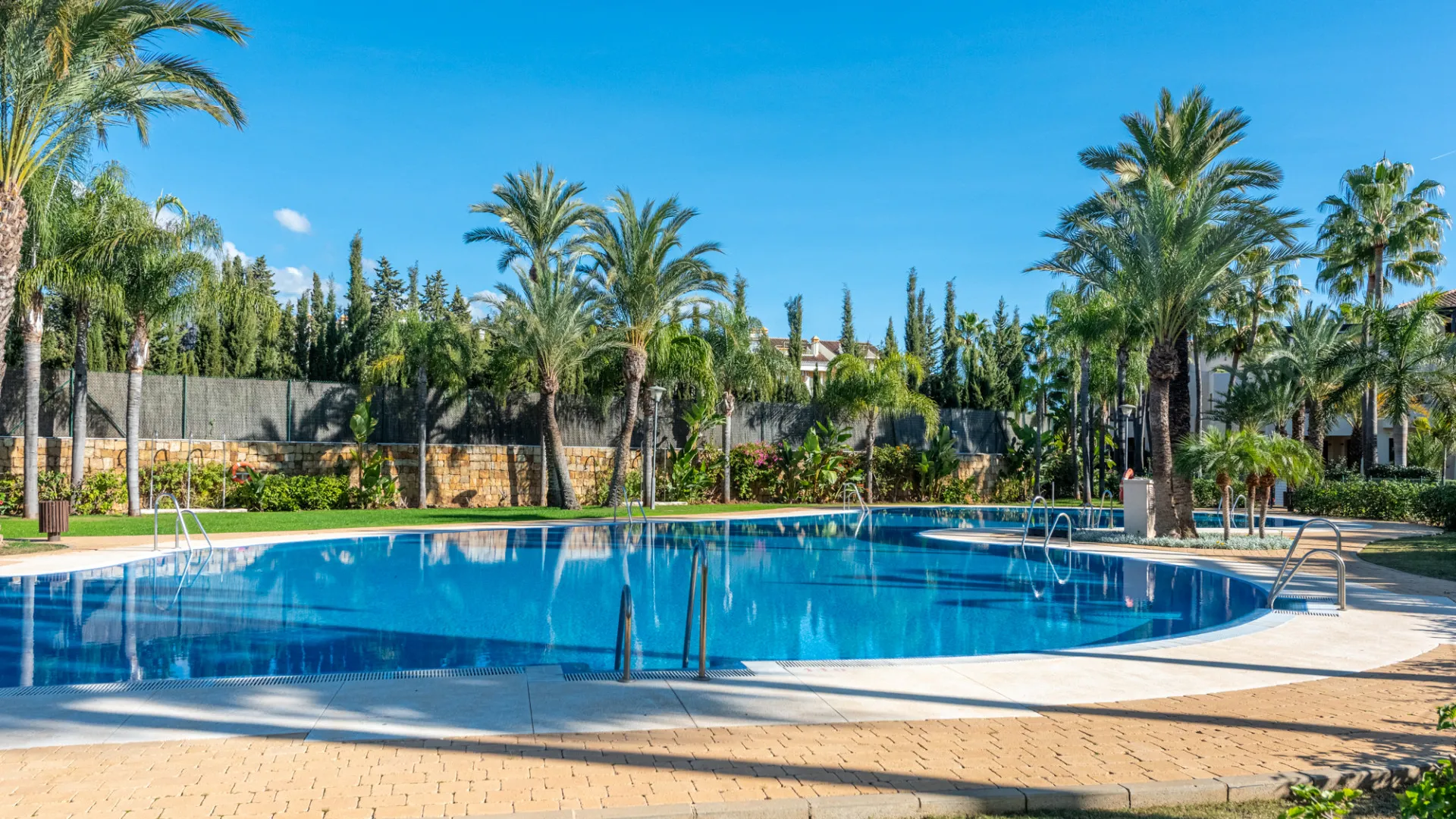 Medina de Banús 2 bedrooms apartment for sale