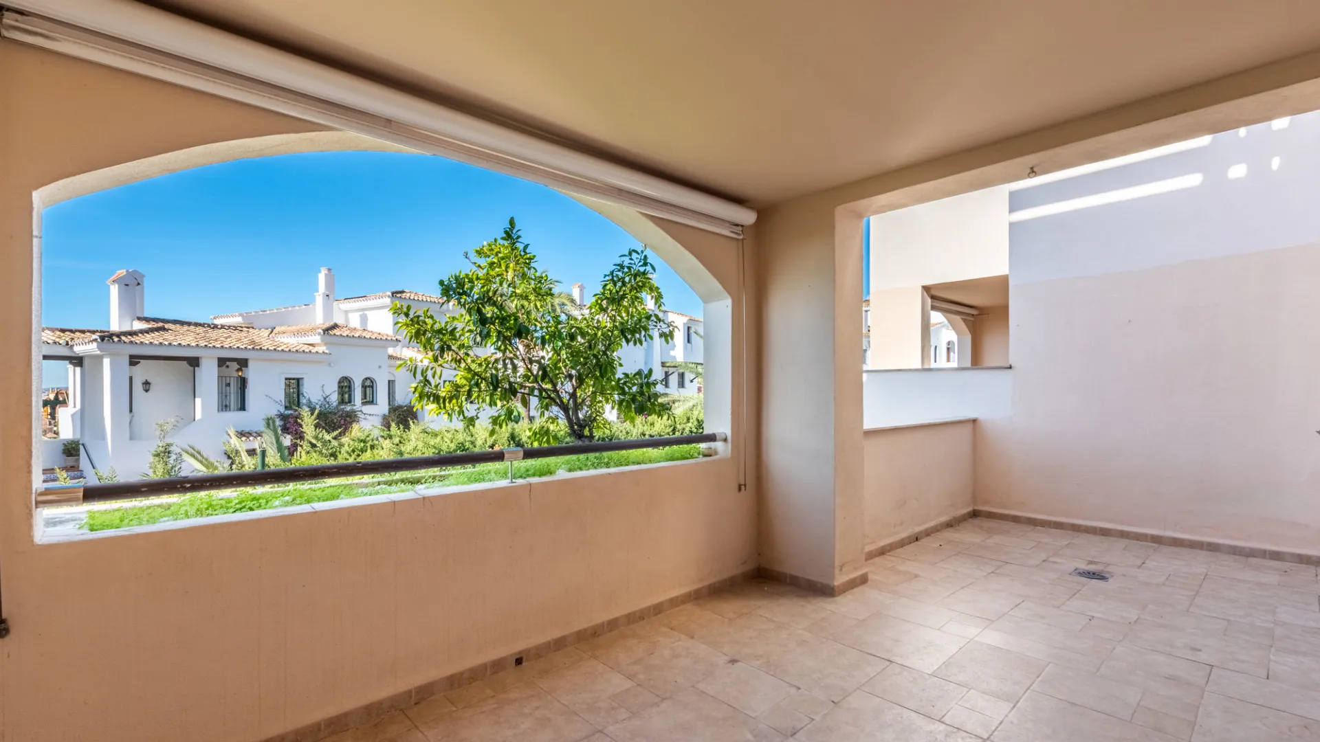 Medina de Banús 2 bedrooms apartment for sale