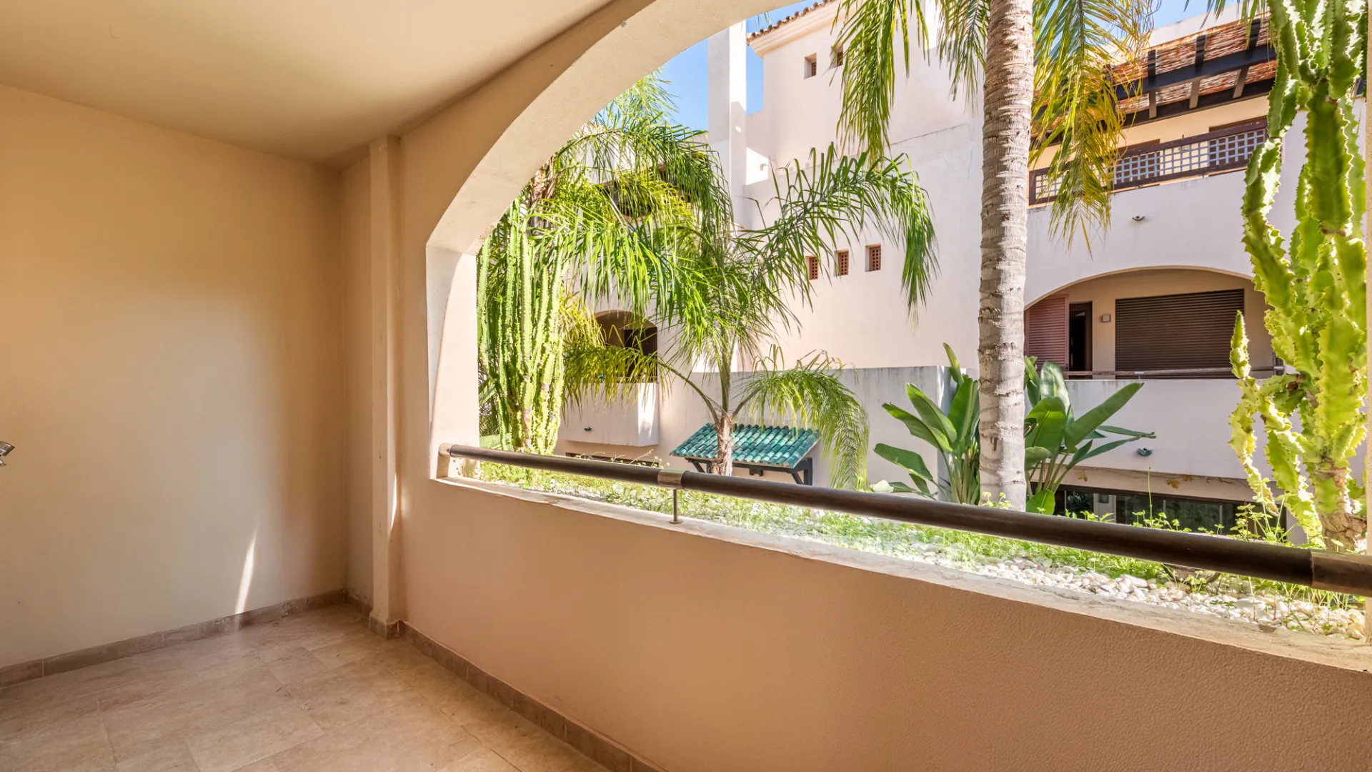 Medina de Banús 2 bedrooms apartment for sale