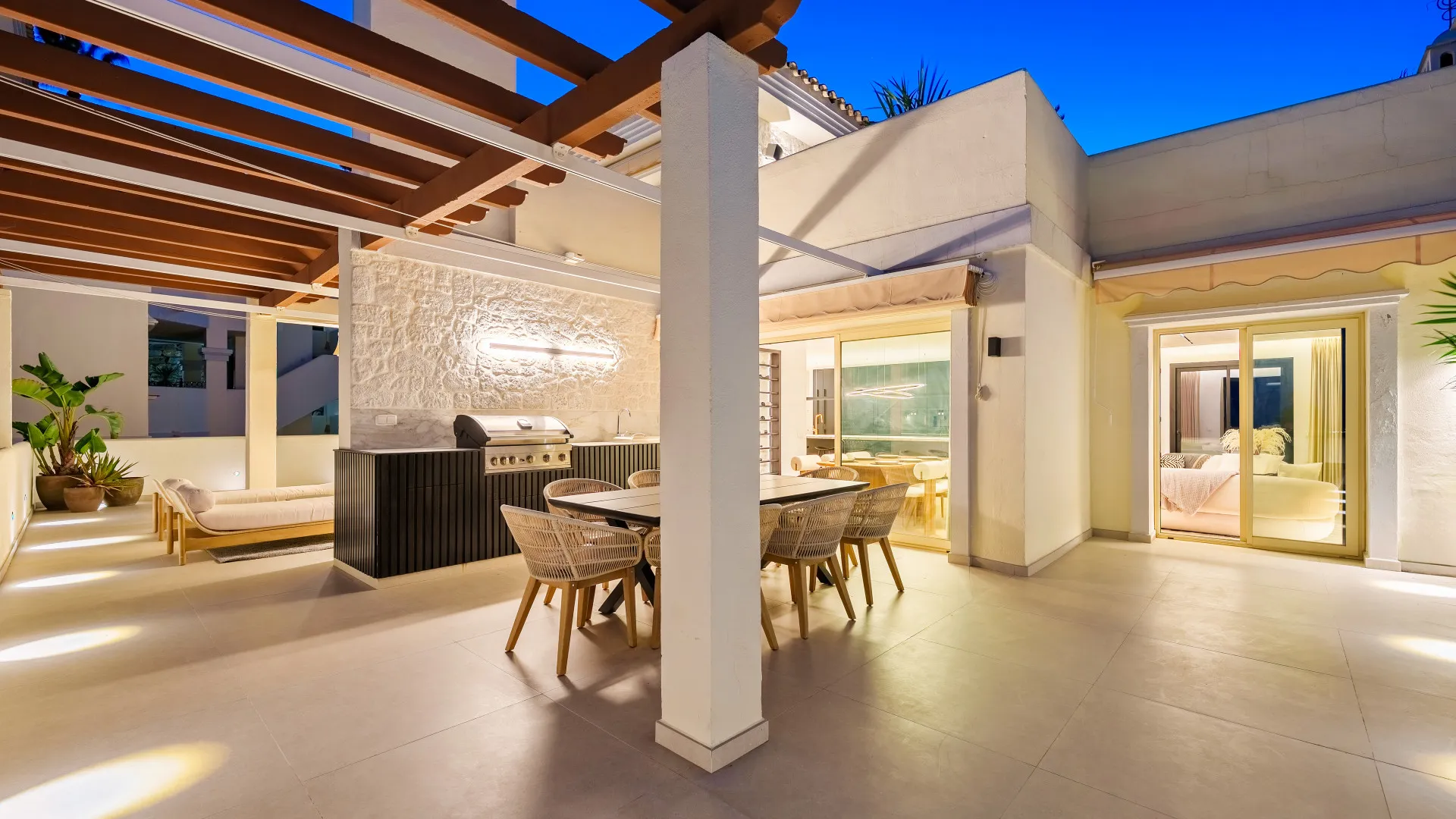 Palacetes Los Belvederes duplex penthouse for sale