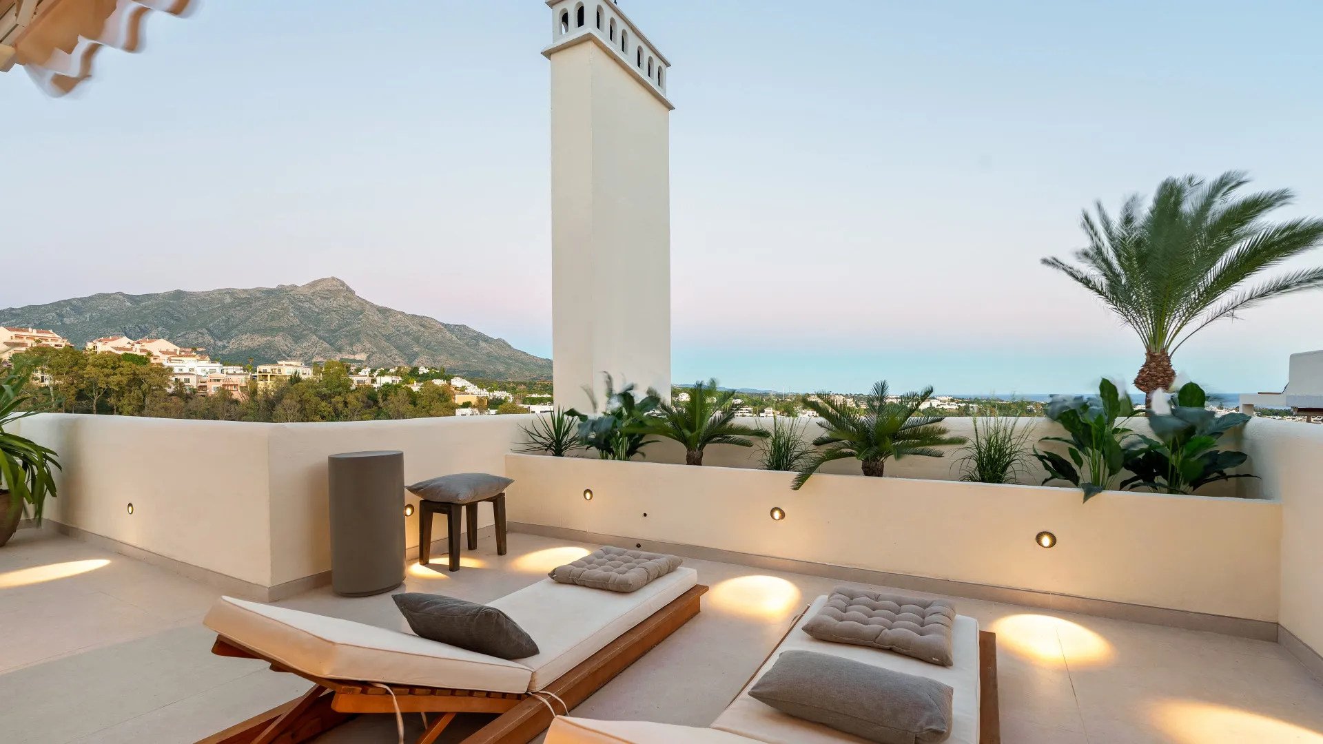 Palacetes Los Belvederes duplex penthouse for sale