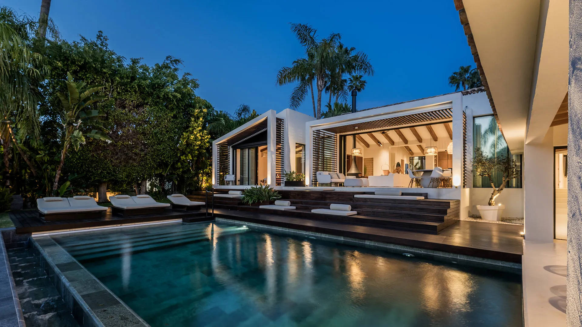 Villa con 5 dormitorios en venta en Los Naranjos Golf