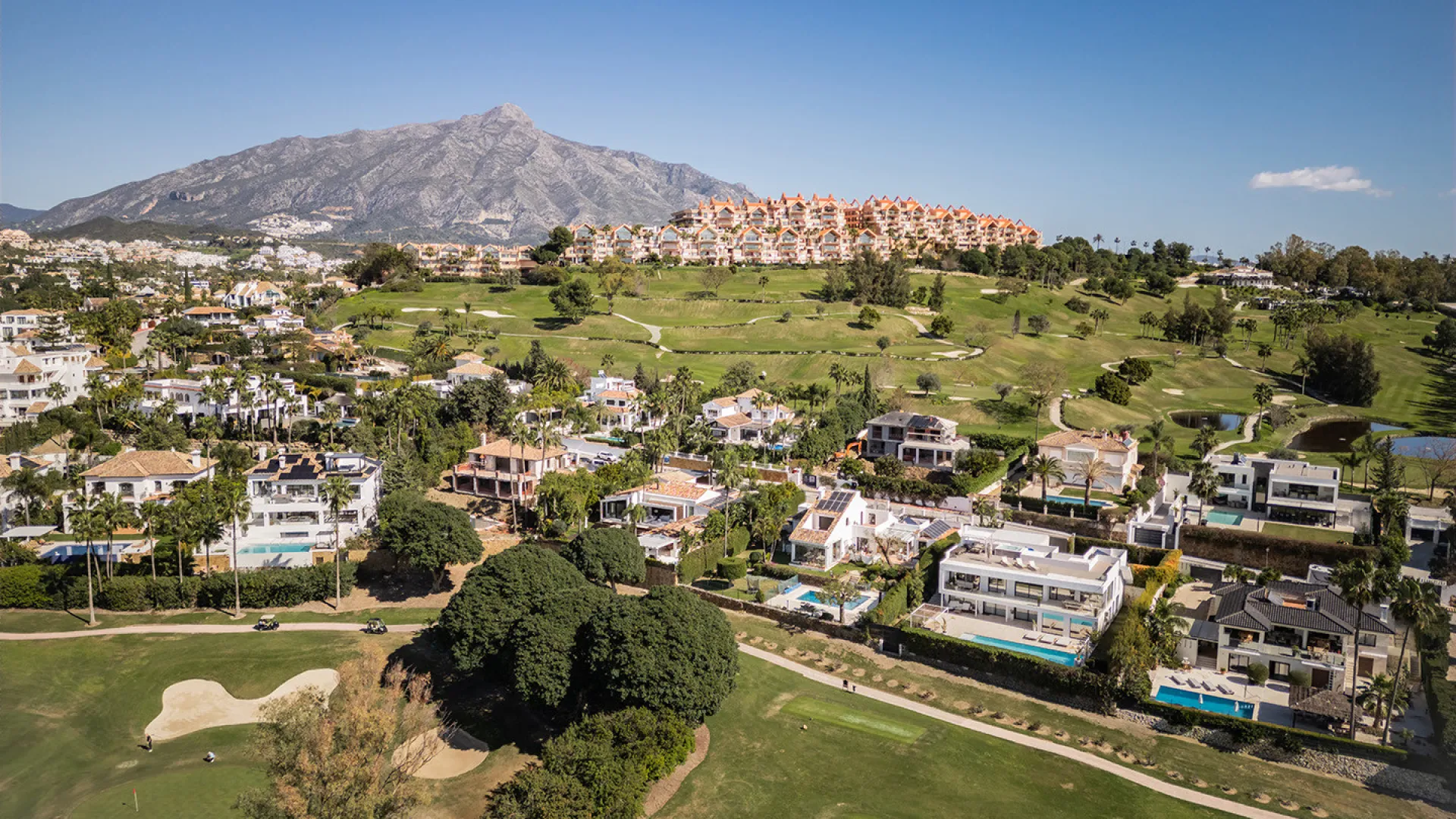 Villa con 5 dormitorios en venta en Los Naranjos Golf