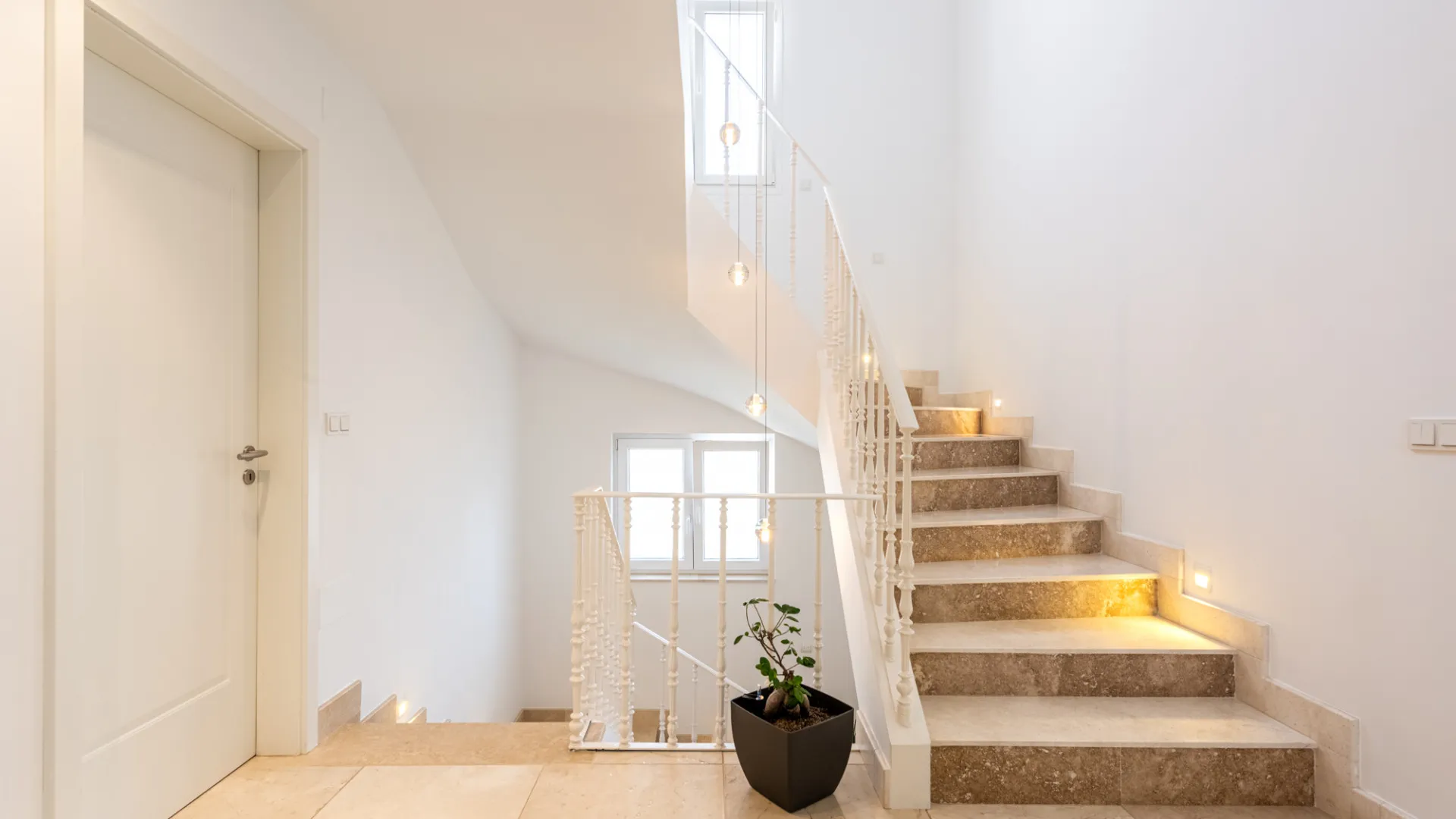 5 bedrooms villa in Hacienda las Chapas for sale