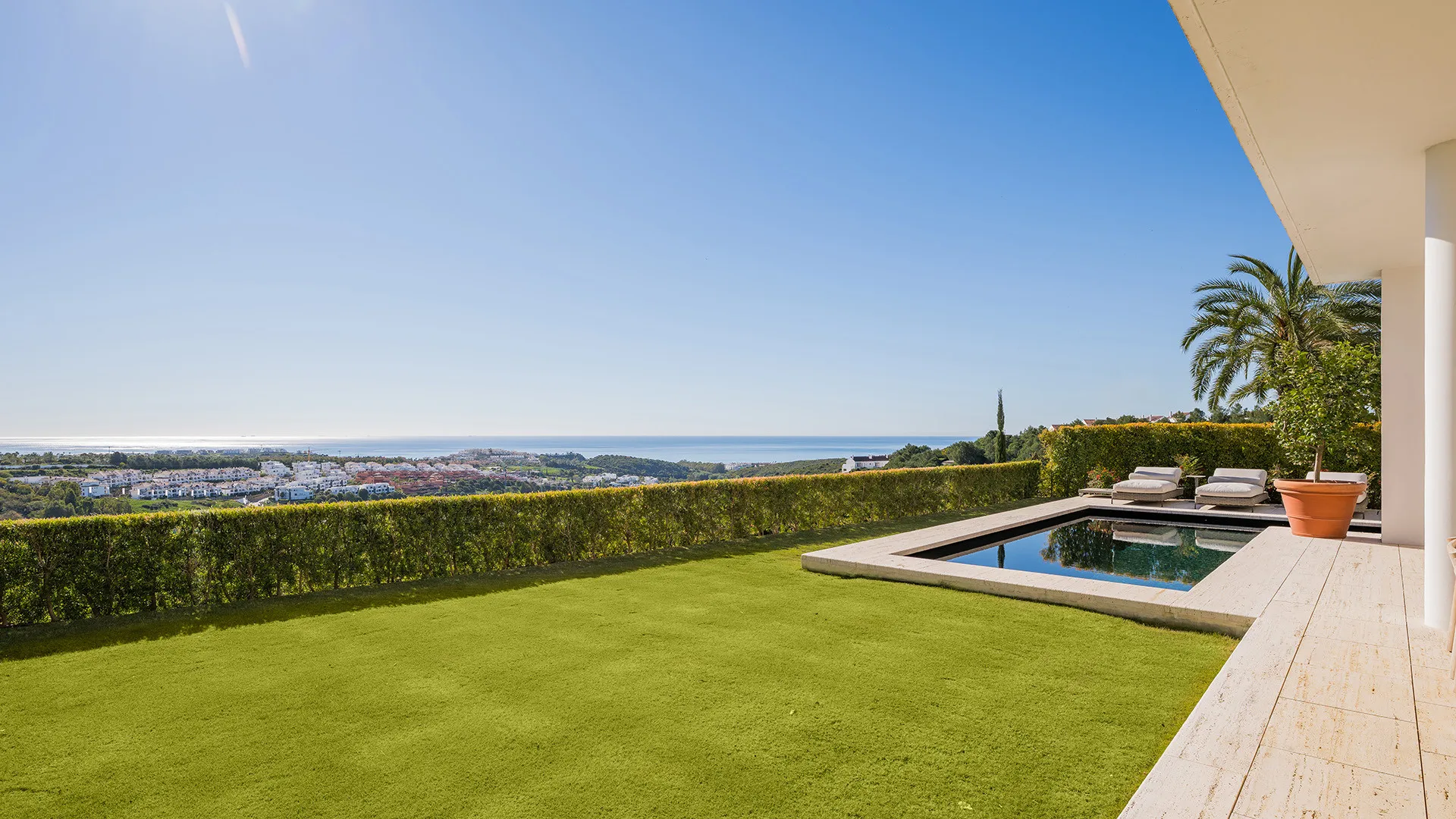 Buy apartment with 3 bedrooms in Finca Cortesin