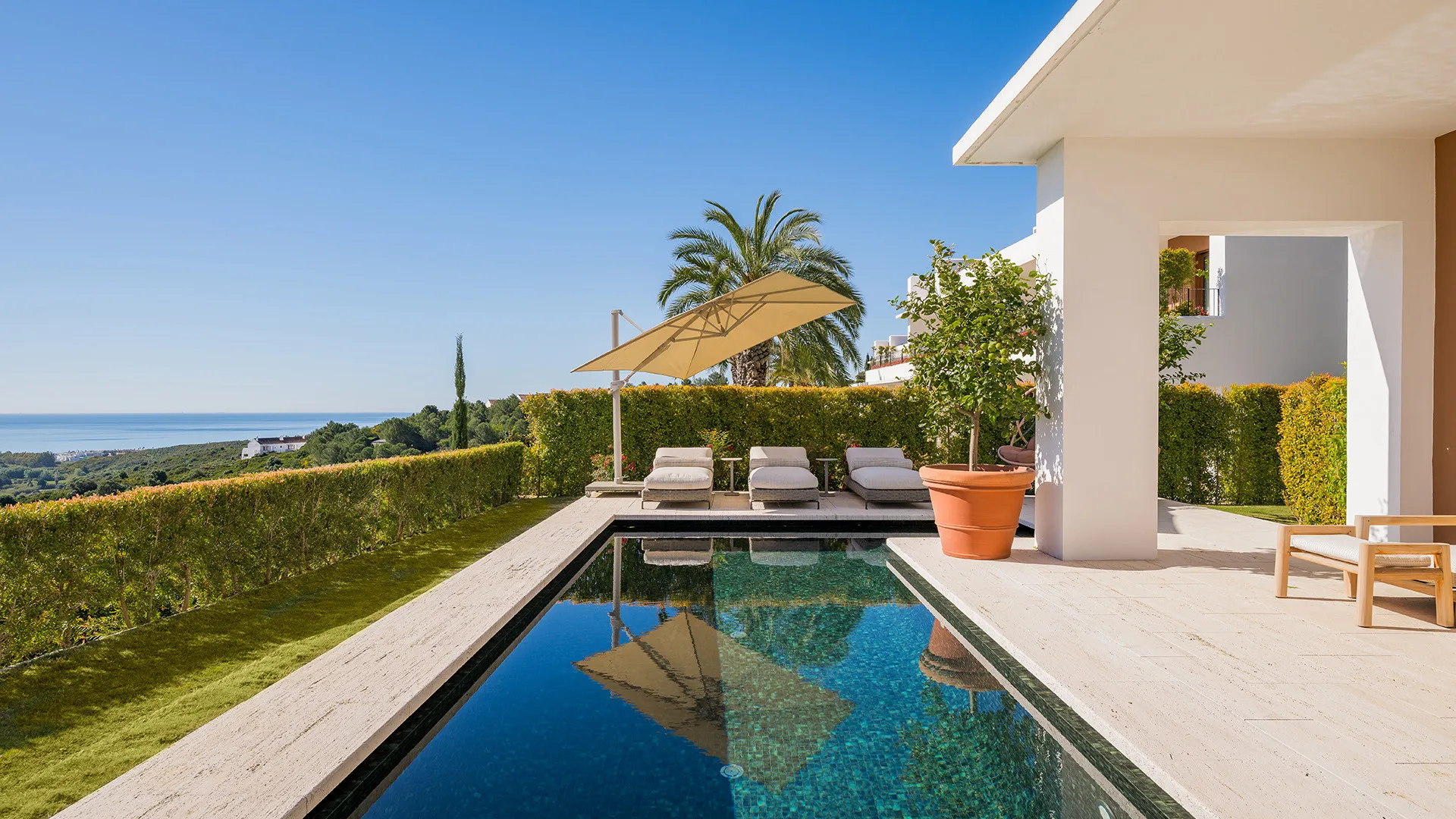 Buy apartment with 3 bedrooms in Finca Cortesin