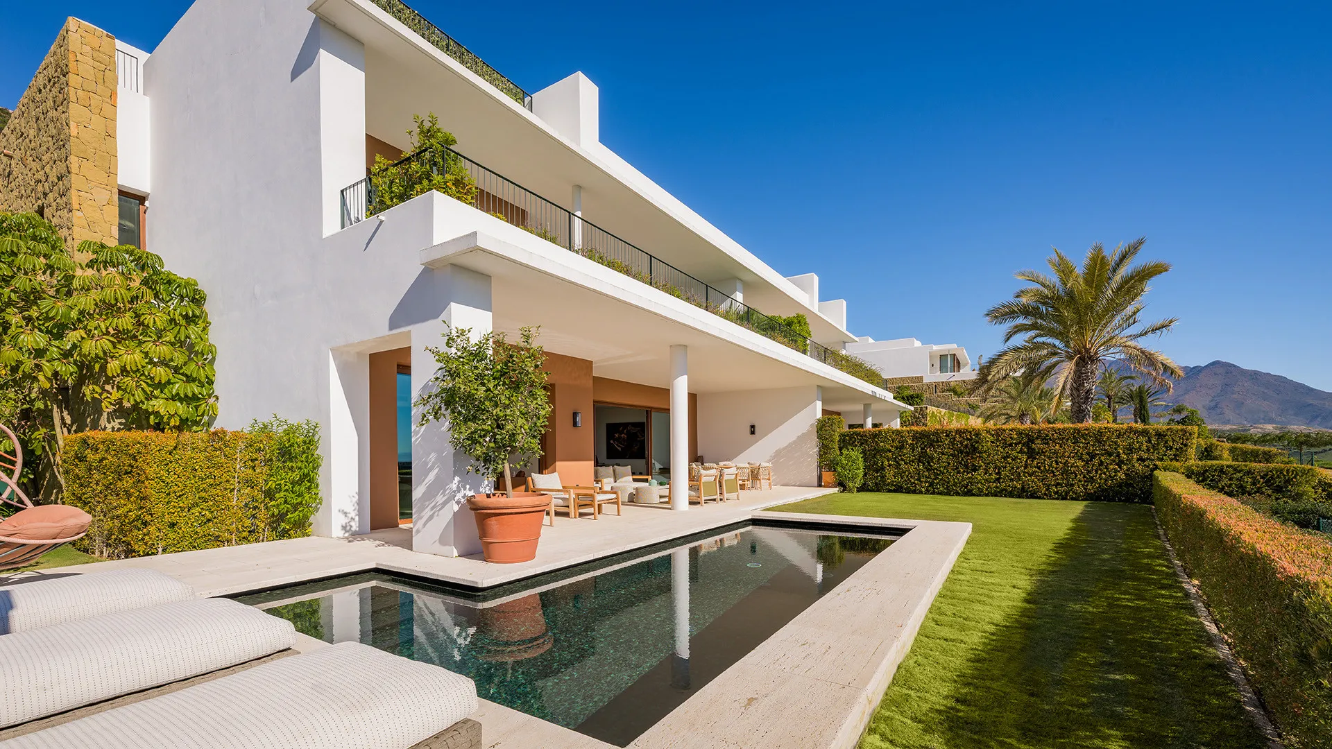 Buy apartment with 3 bedrooms in Finca Cortesin