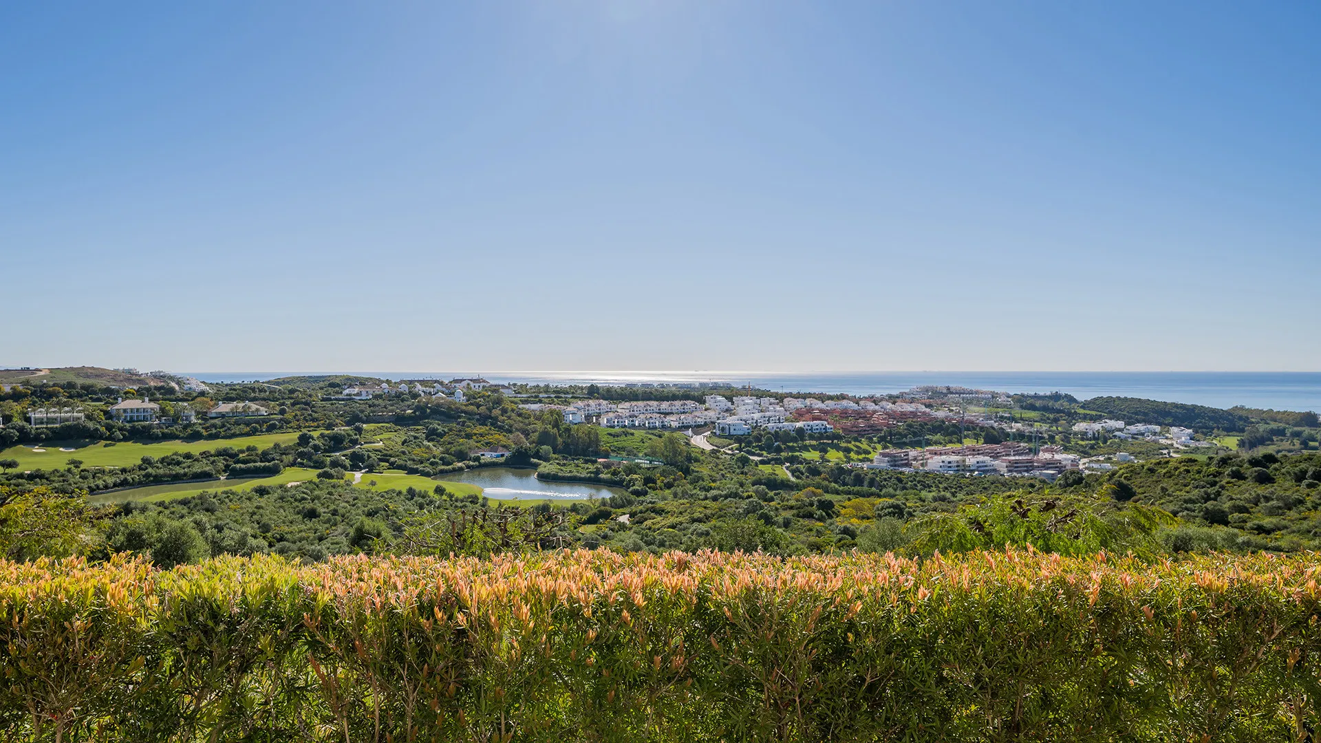 Buy apartment with 3 bedrooms in Finca Cortesin