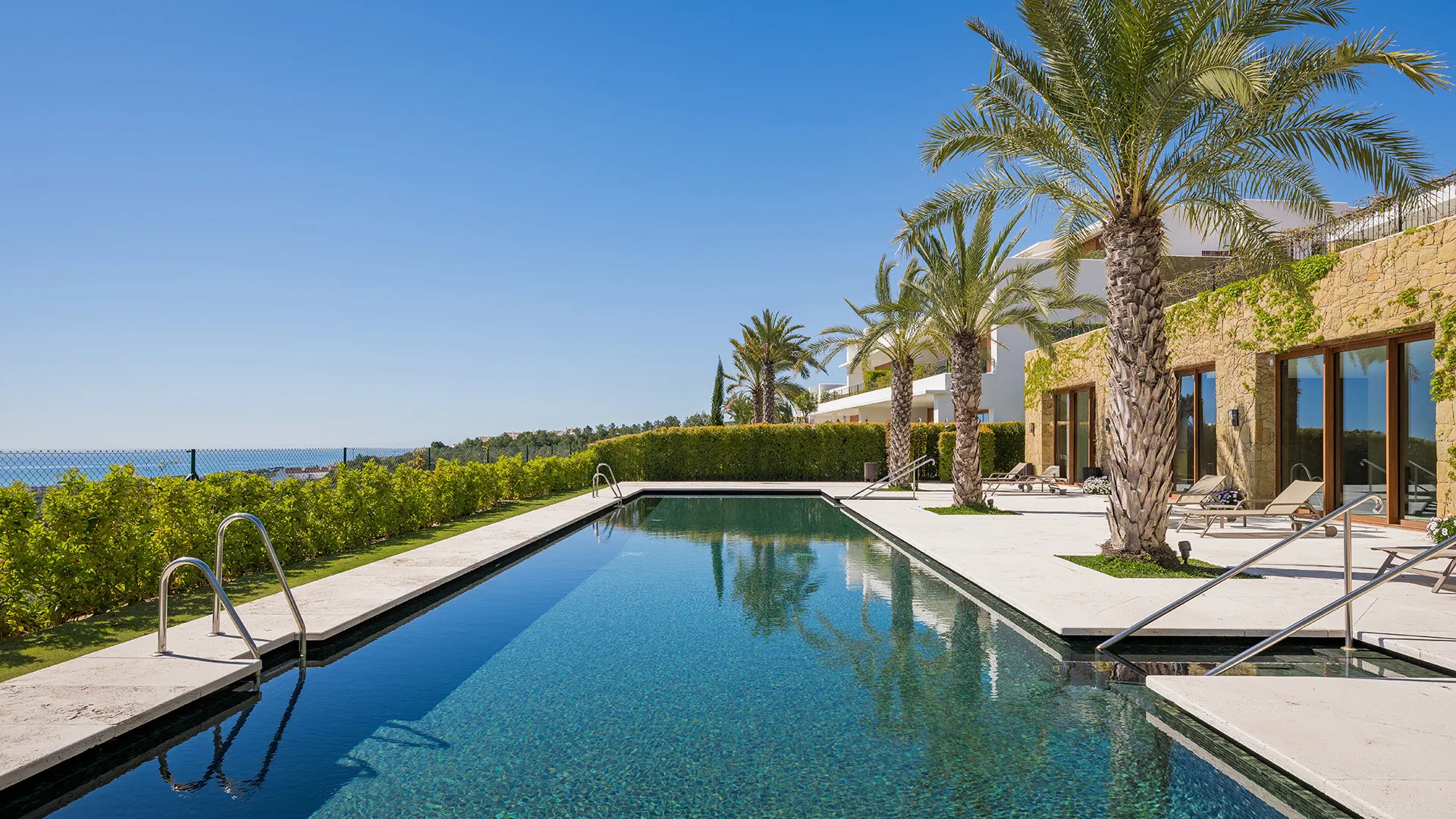 Buy apartment with 3 bedrooms in Finca Cortesin