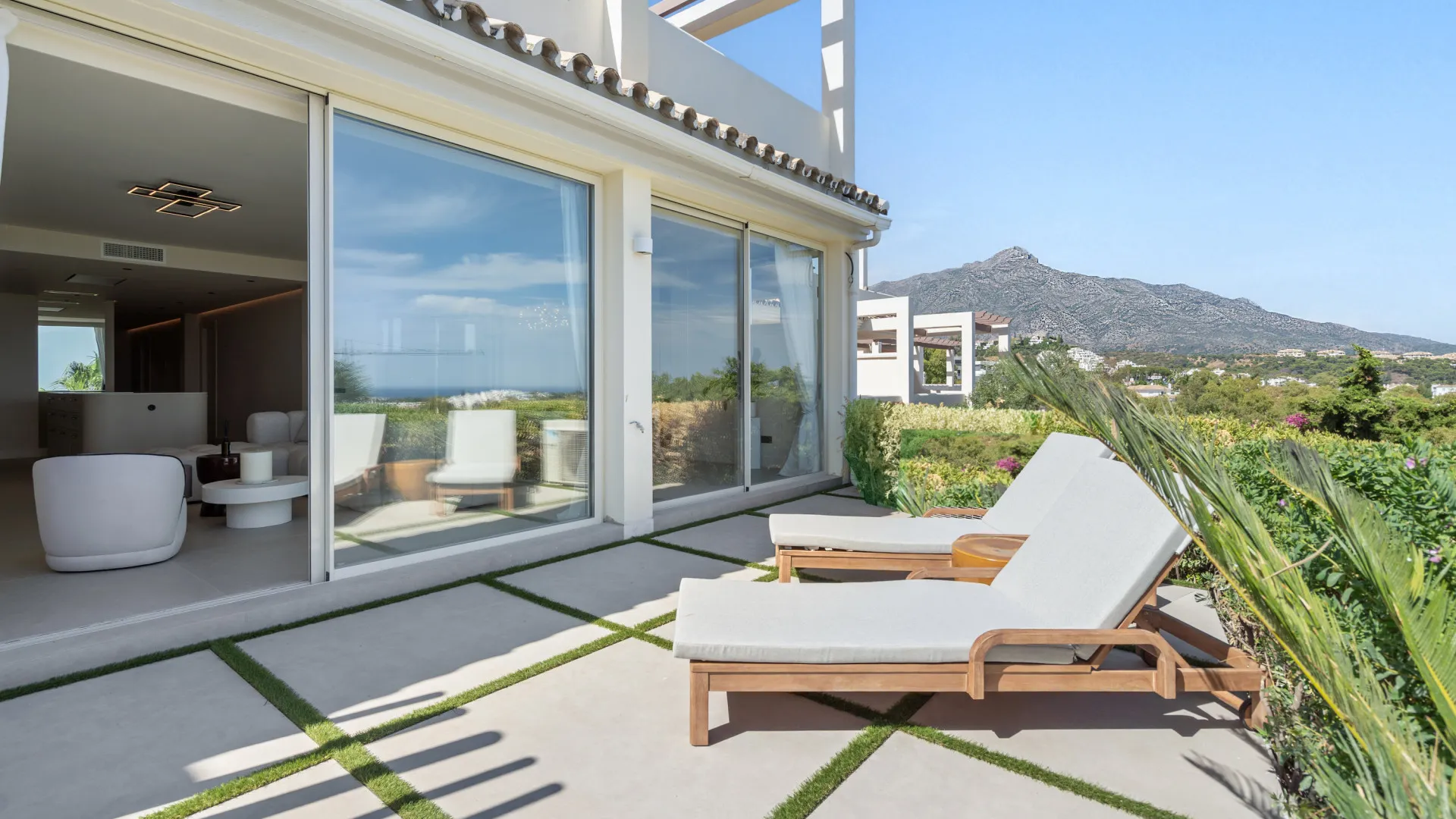 Apartamento planta baja en venta con 3 dormitorios en Palacetes Los Belvederes