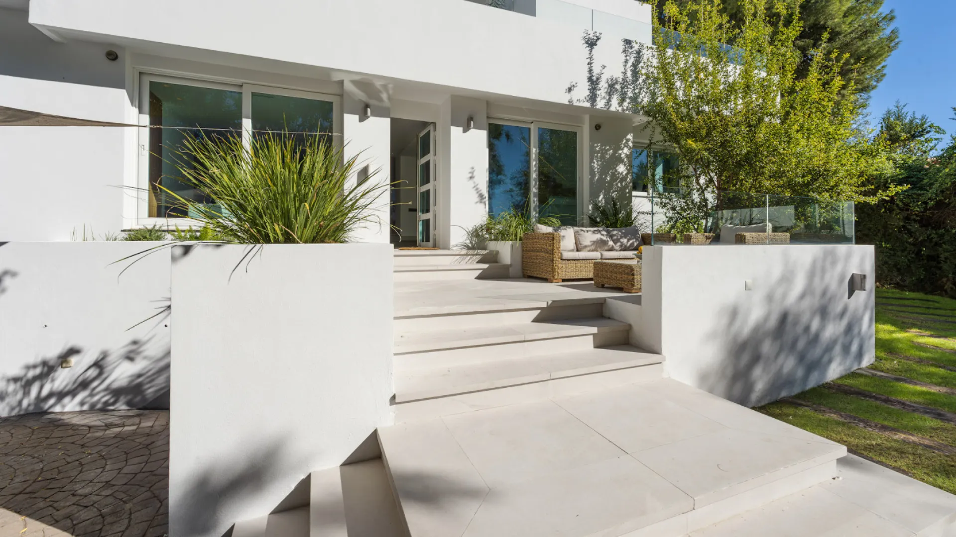 5 bedrooms La Campana villa for sale