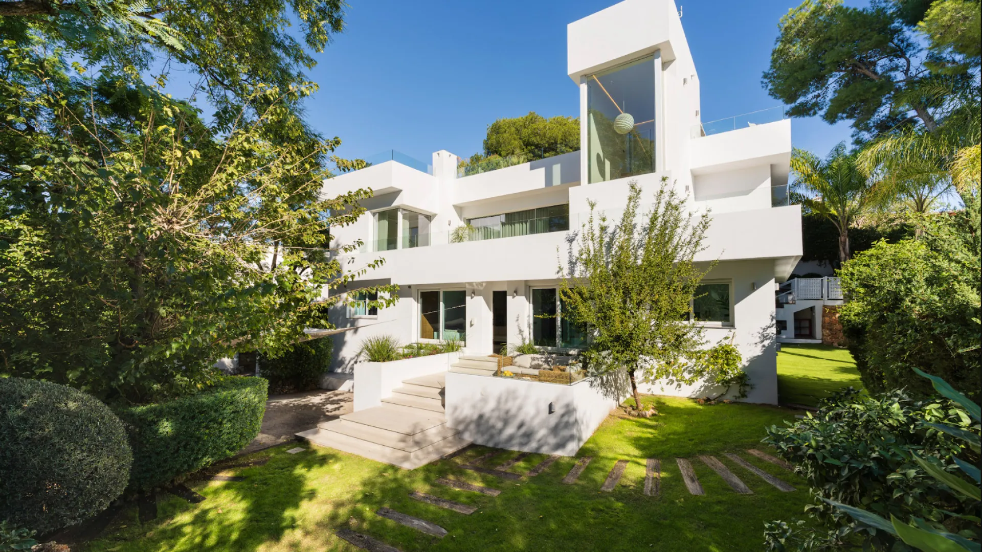 5 bedrooms La Campana villa for sale