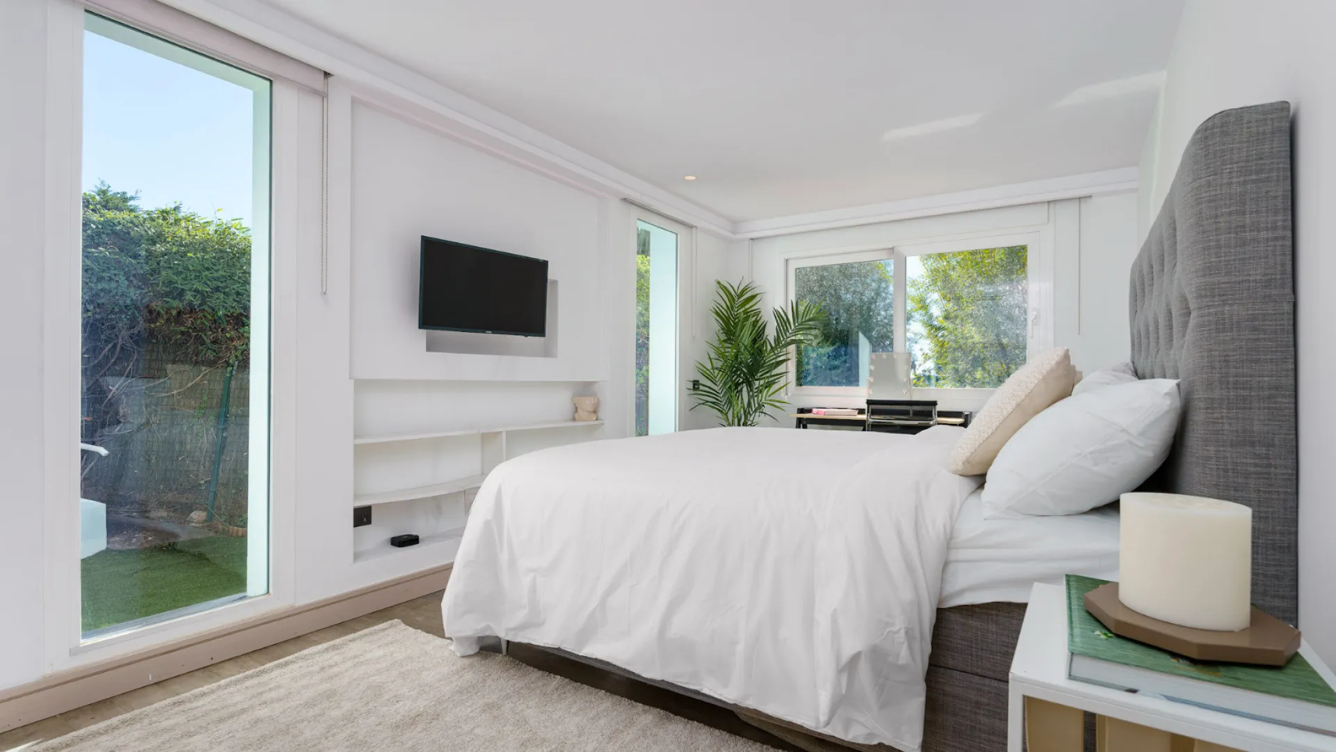 5 bedrooms La Campana villa for sale