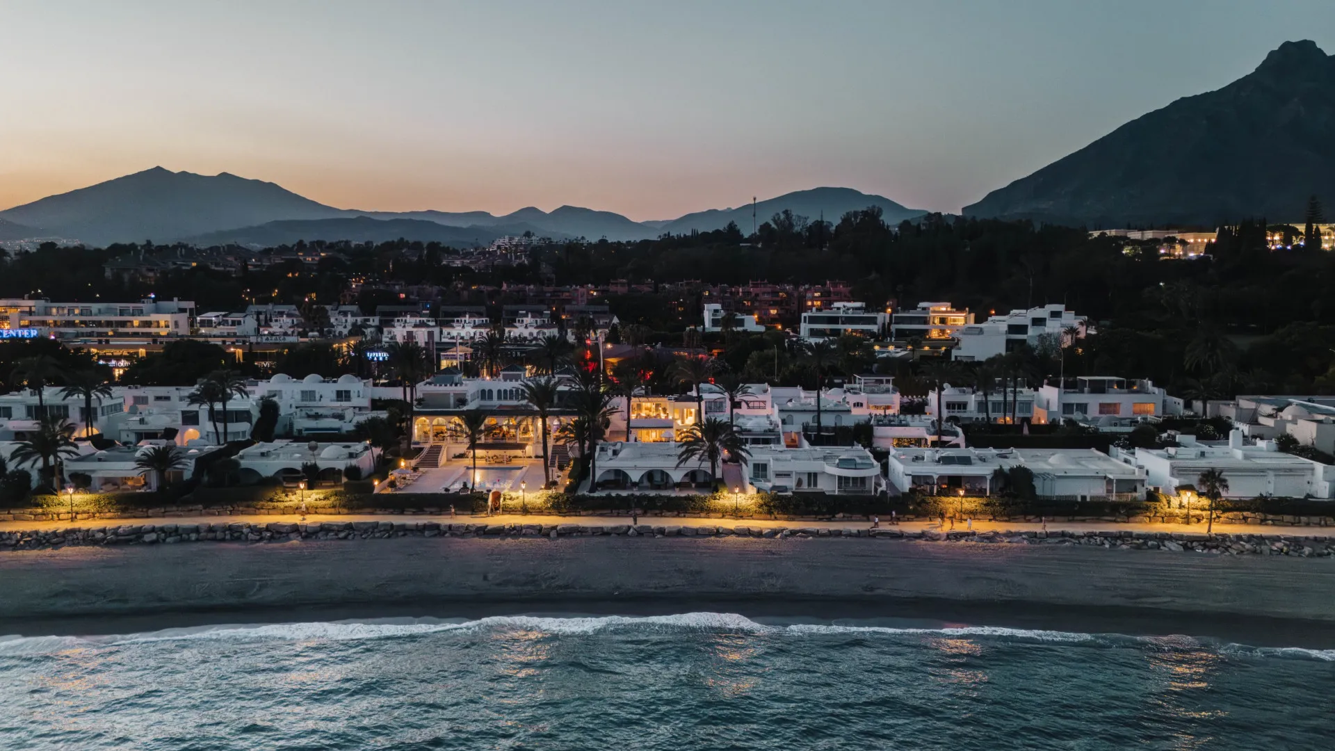 Marbella Golden Mile, adosado de 3 dormitorios en venta