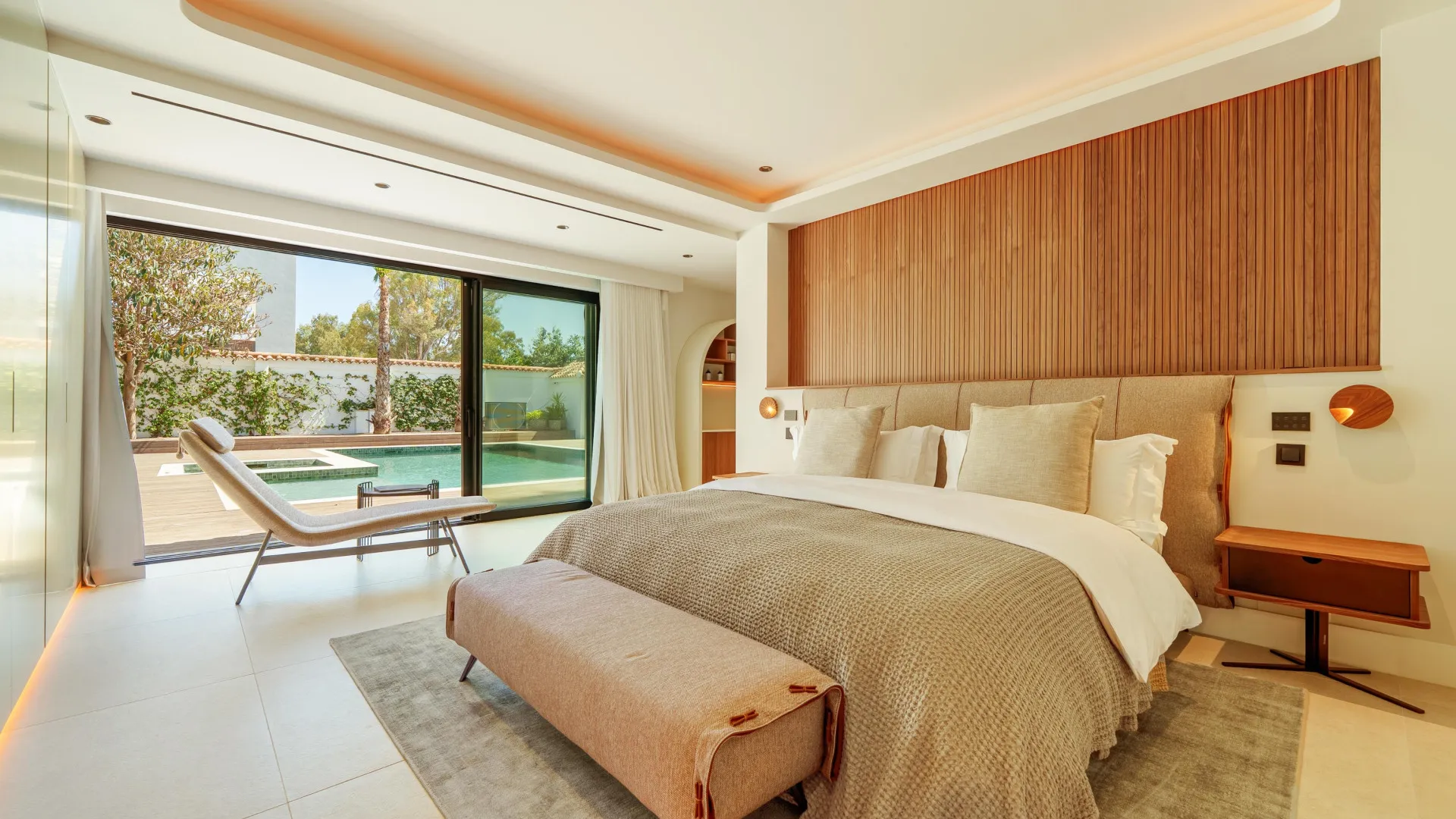 Villa for sale in Marbella - Puerto Banus with 5 bedrooms