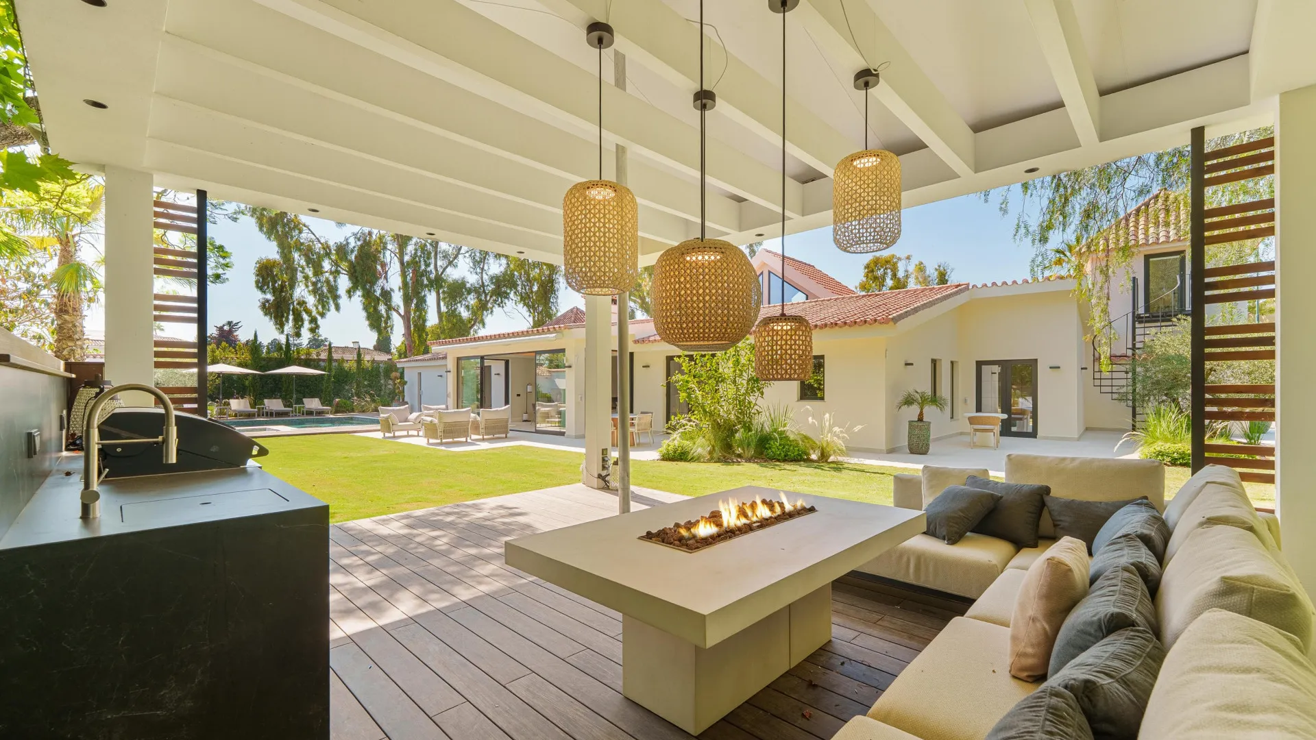 Villa for sale in Marbella - Puerto Banus with 5 bedrooms