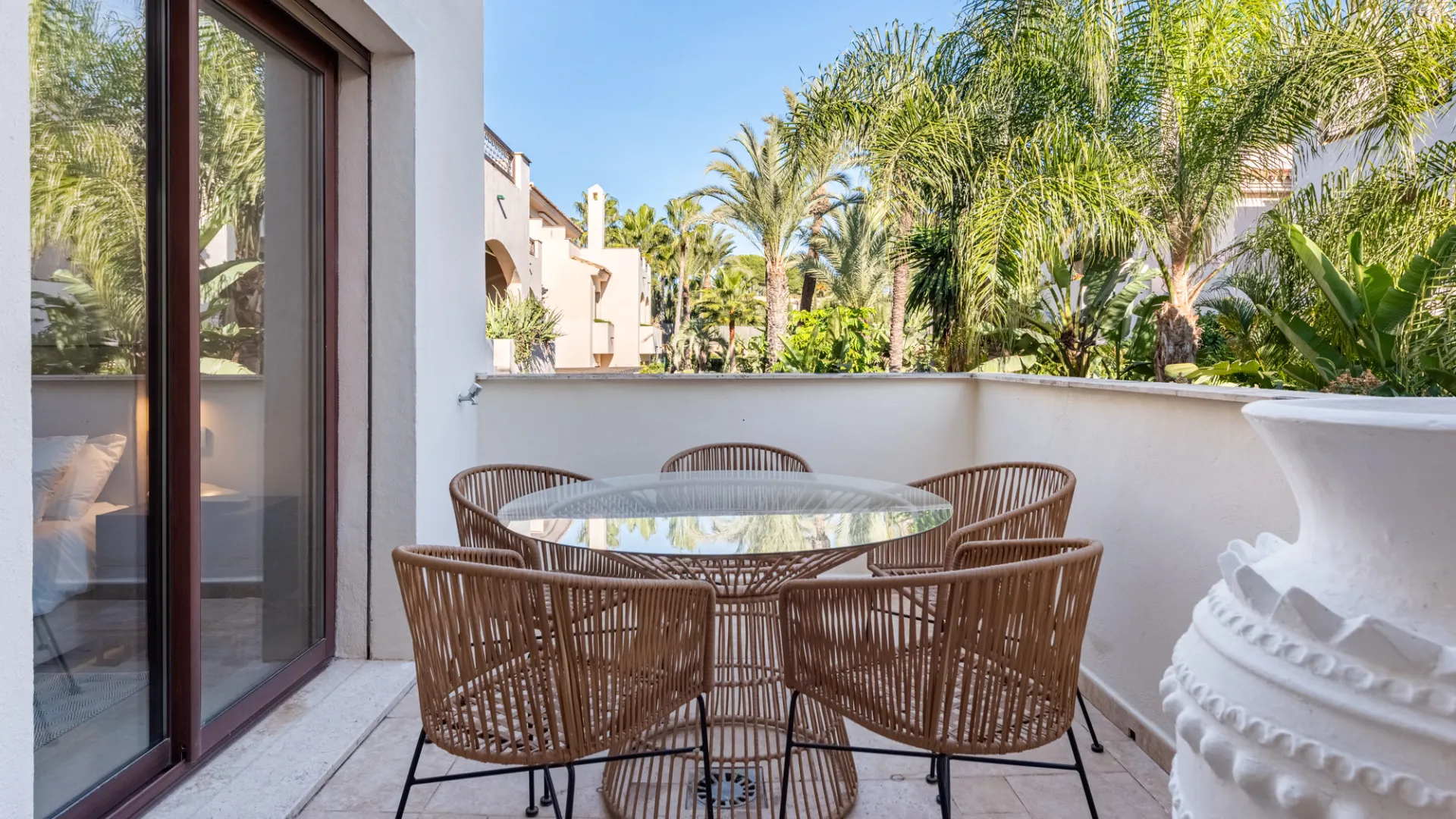 For sale 2 bedrooms apartment in Medina de Banús