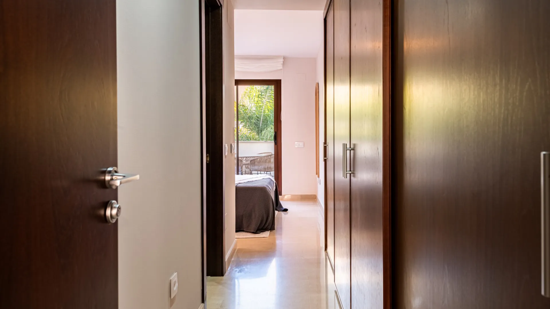 For sale 2 bedrooms apartment in Medina de Banús