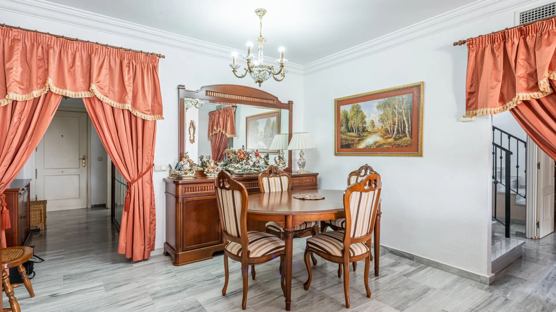 For sale duplex penthouse with 4 bedrooms in Guadalmina Baja