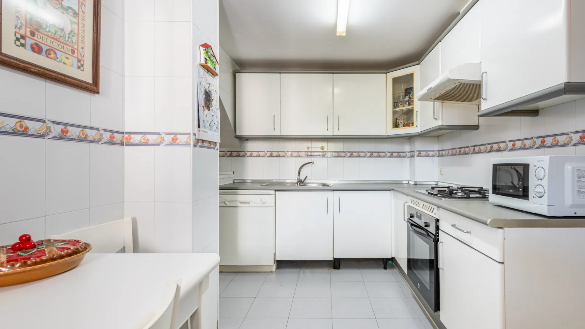 For sale duplex penthouse with 4 bedrooms in Guadalmina Baja