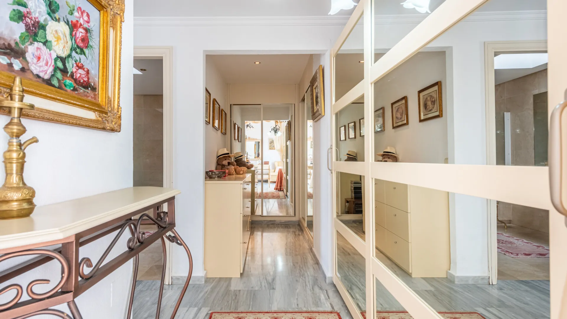 For sale duplex penthouse with 4 bedrooms in Guadalmina Baja