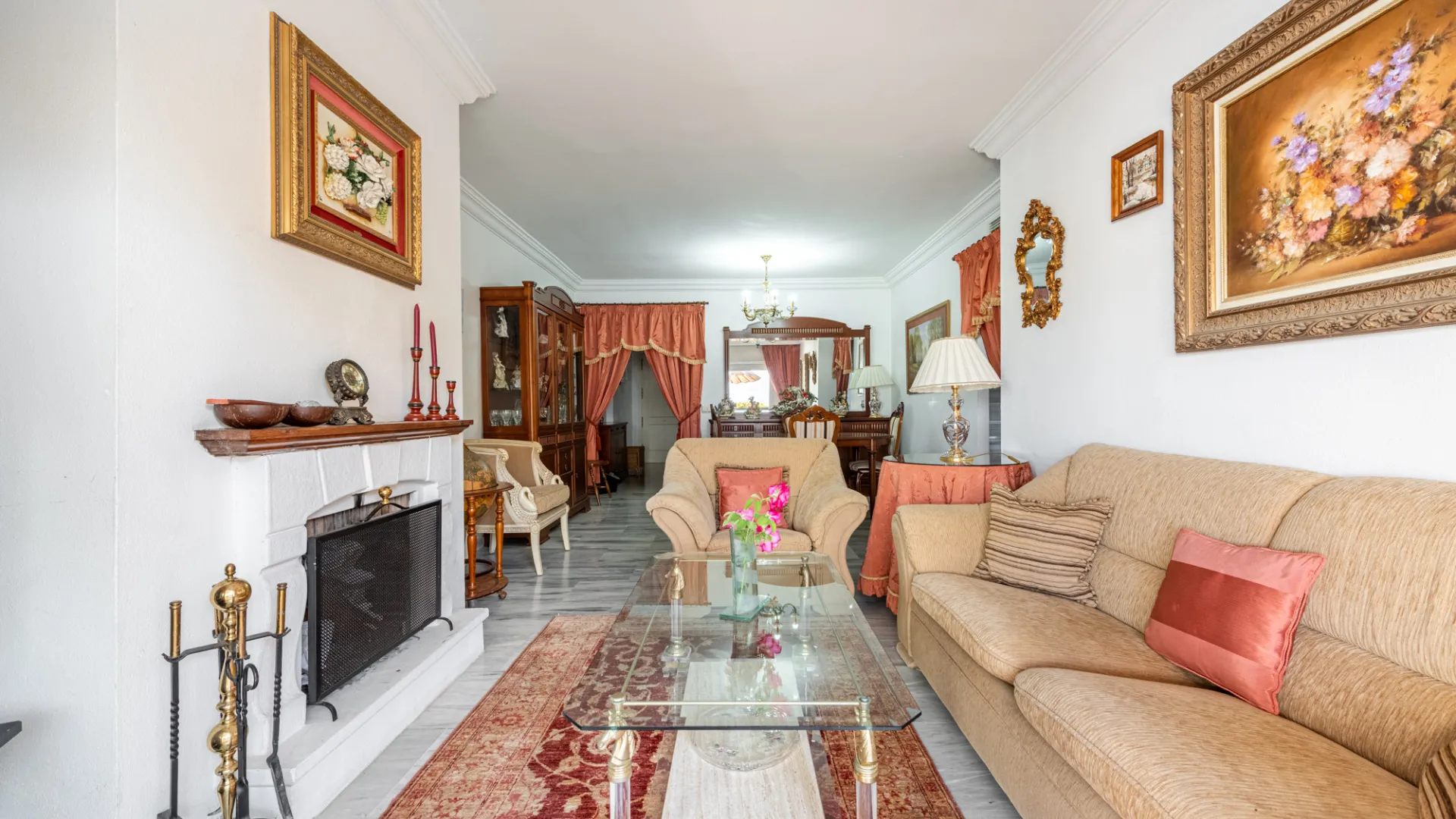 For sale duplex penthouse with 4 bedrooms in Guadalmina Baja