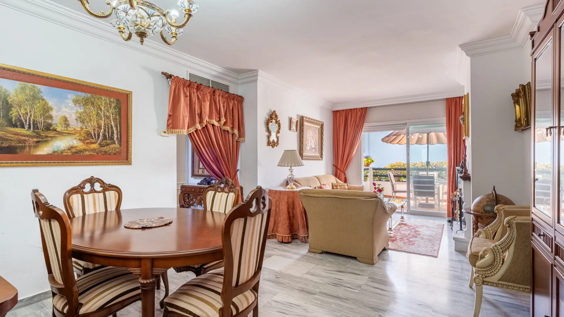 For sale duplex penthouse with 4 bedrooms in Guadalmina Baja