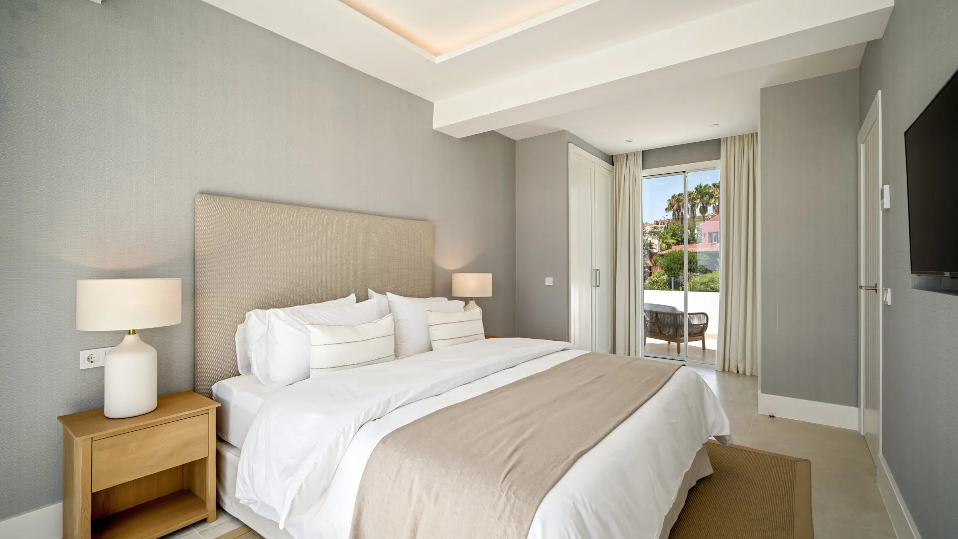 For sale triplex in La Quinta with 4 bedrooms