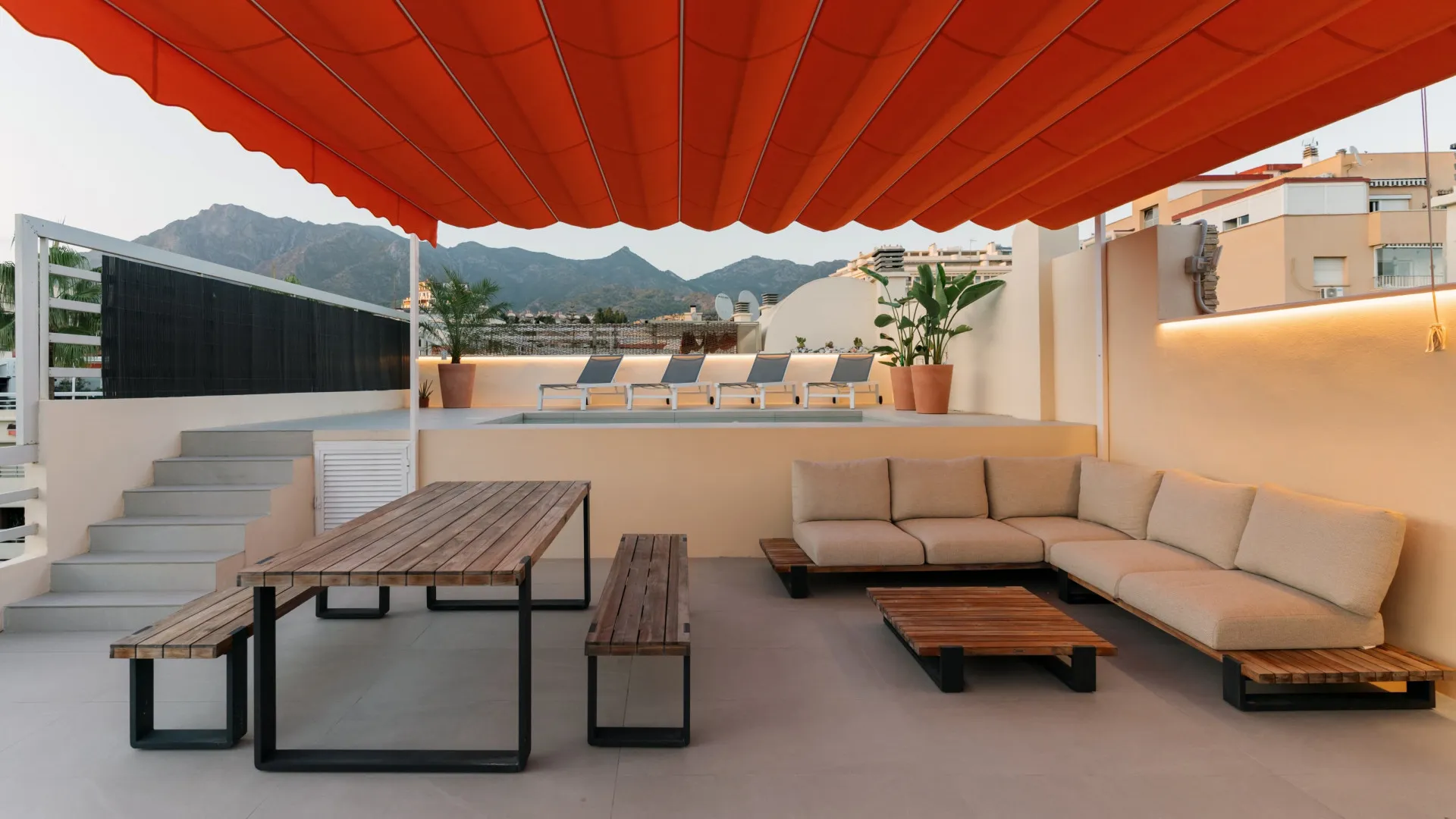 Comprar atico duplex con 3 dormitorios en Marbella Centro