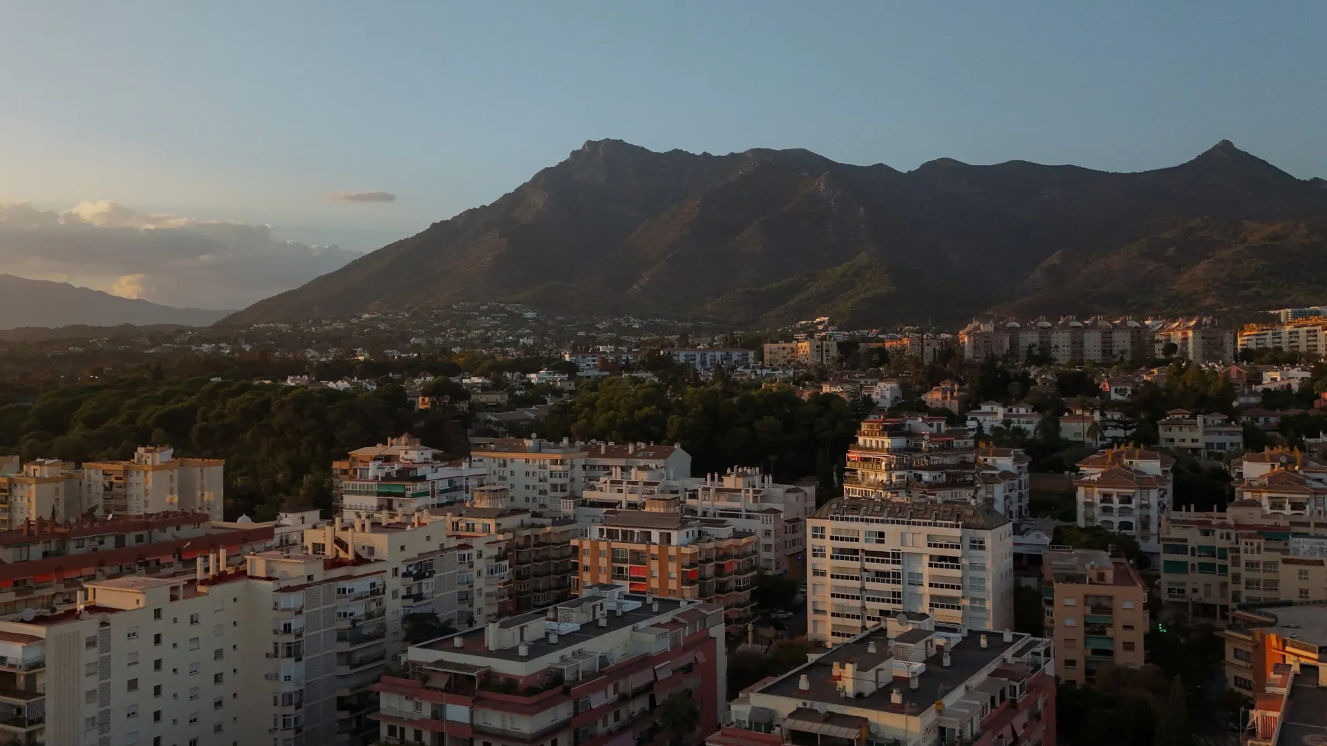 Comprar atico duplex con 3 dormitorios en Marbella Centro